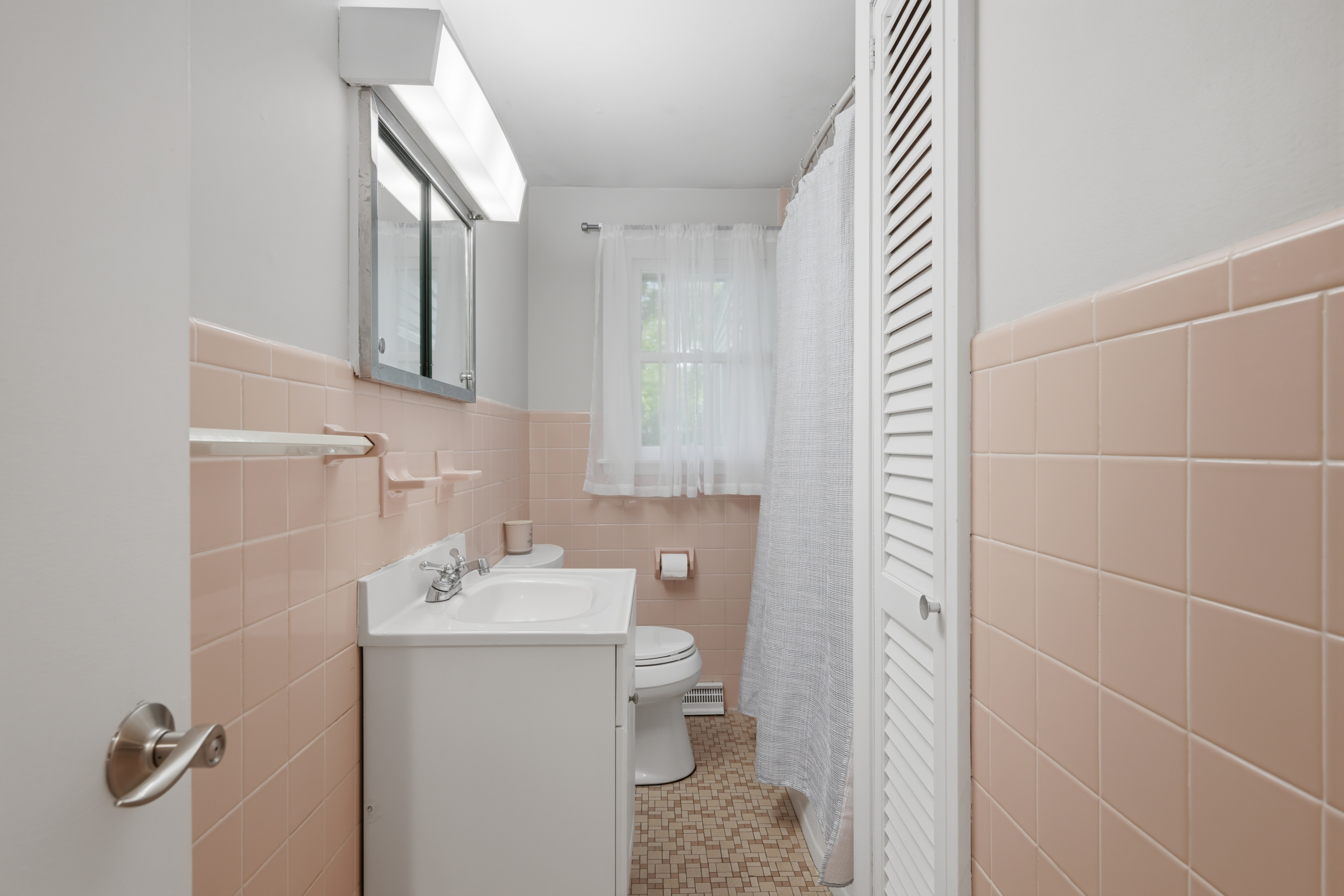  Lovely Updated Cape in Knollwood Beach Community - 物件實景
