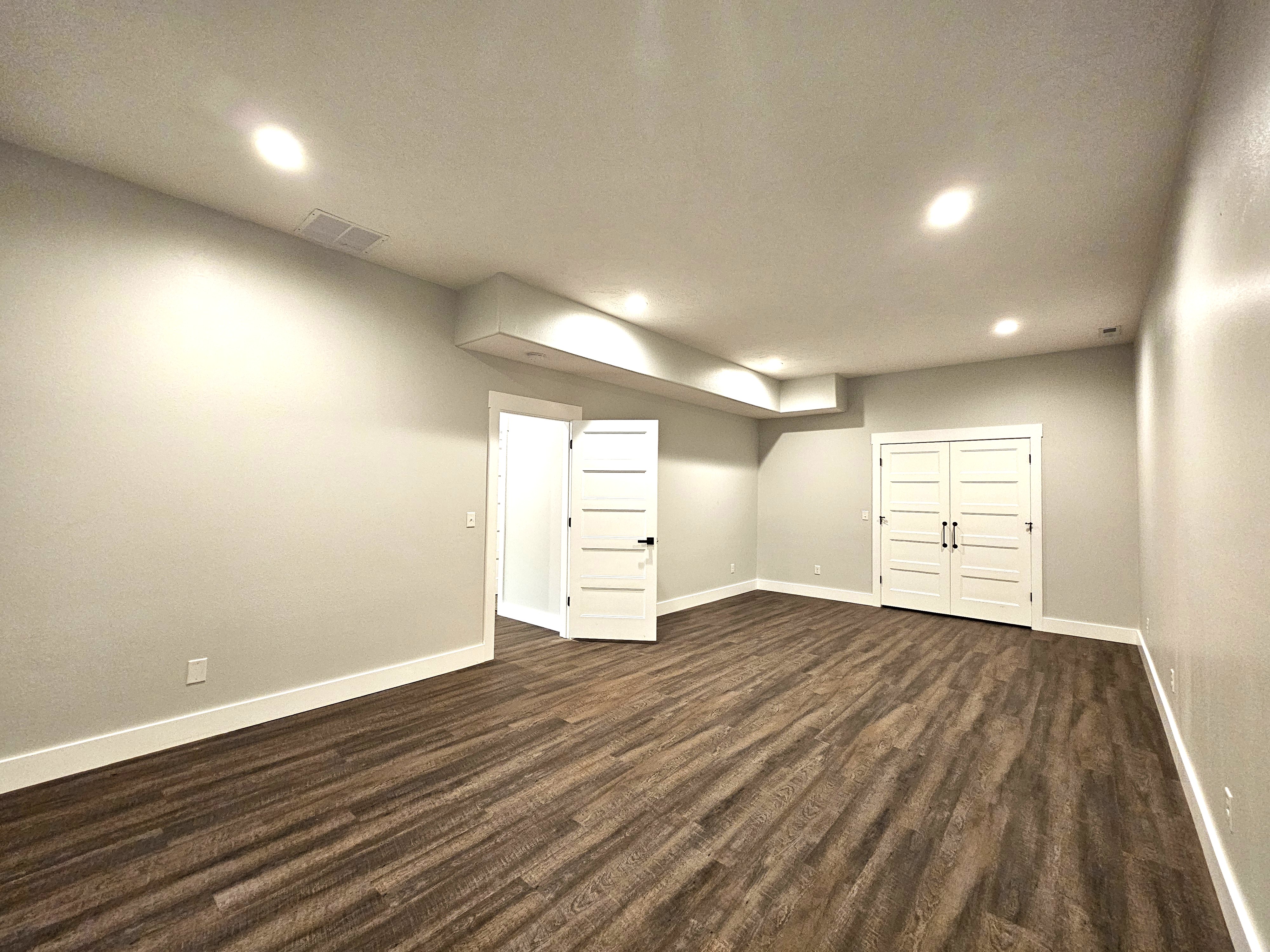 SPRINGFIELD, Missouri, 65804, United States, 4 Bedrooms Bedrooms, ,4 BathroomsBathrooms,Residential,For Sale,1996433