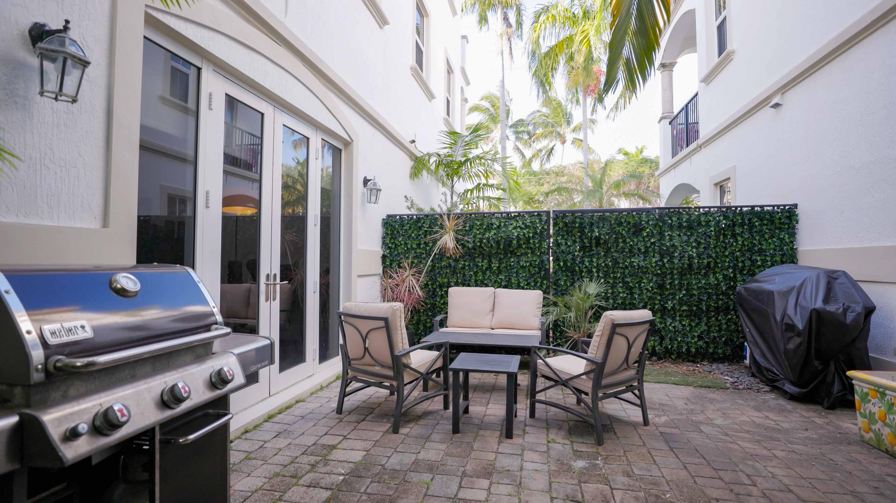 Fort Lauderdale, Florida, 33304, United States, 2 Bedrooms Bedrooms, ,4 BathroomsBathrooms,Residential,For Sale,1891530
