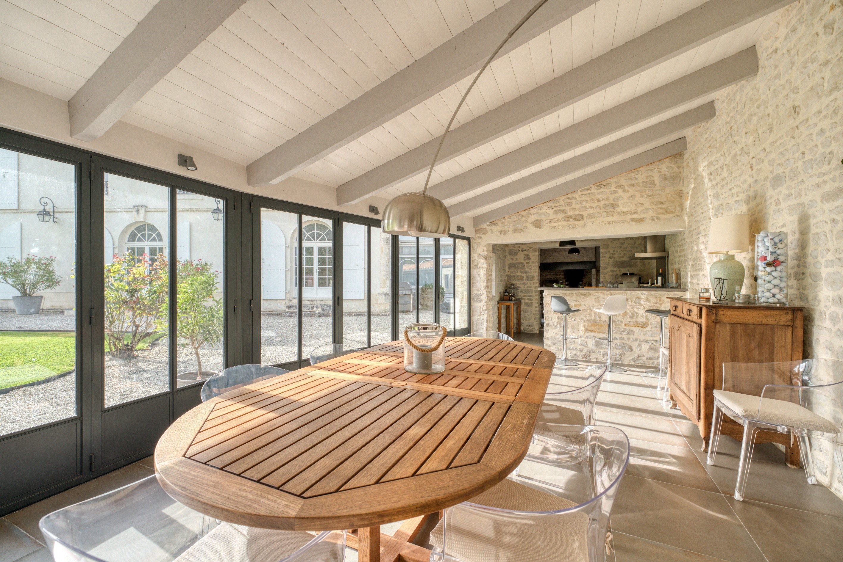  Magnificent property completely renovated with great potential - 物件實景