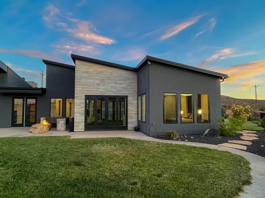 Washington, Utah, 84780, United States, 4 Bedrooms Bedrooms, ,4 BathroomsBathrooms,Residential,For Sale,1998221