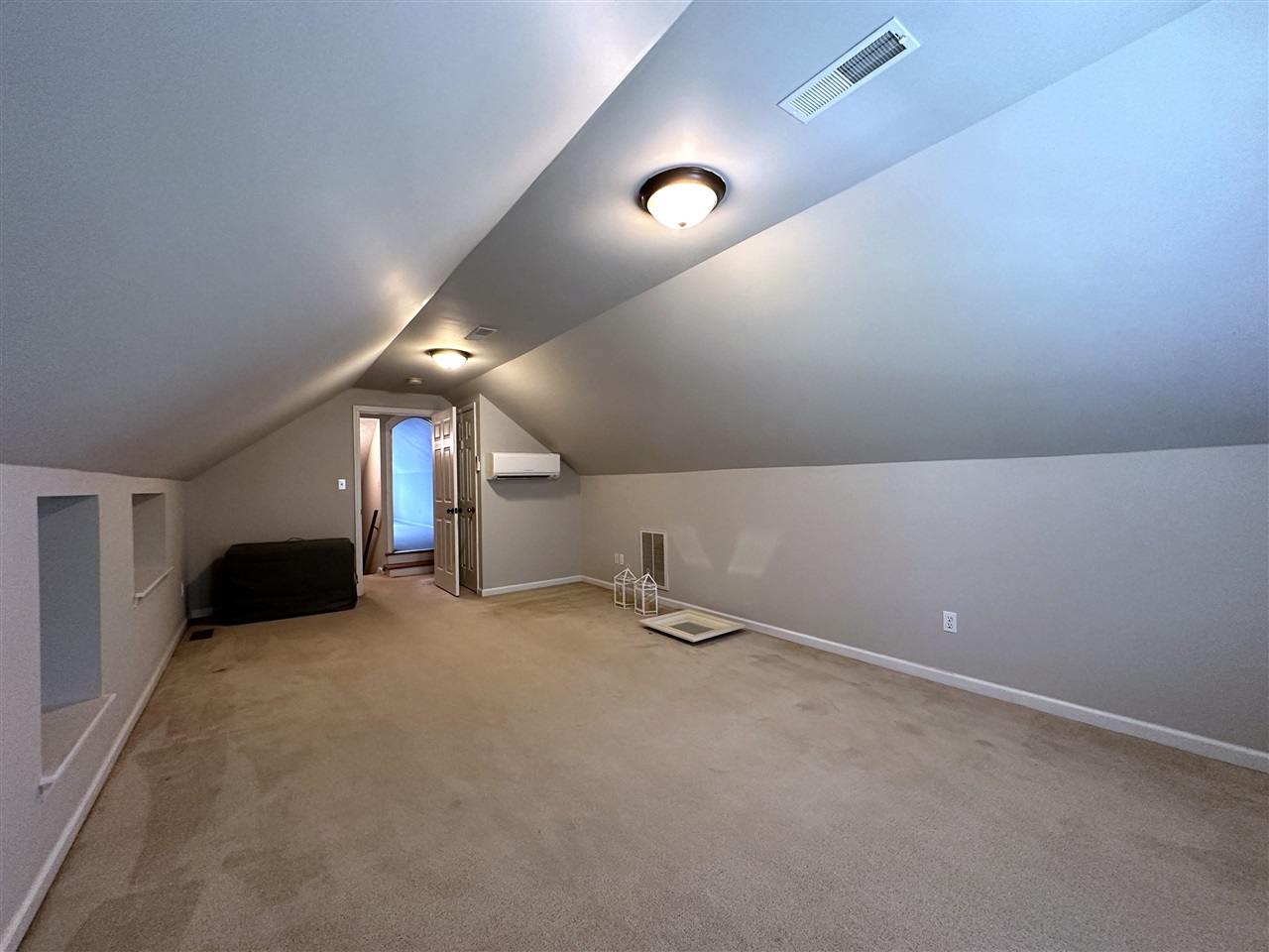 Bowling Green, Kentucky, 42104, United States, 5 Bedrooms Bedrooms, ,3 BathroomsBathrooms,Residential,For Sale,1907465