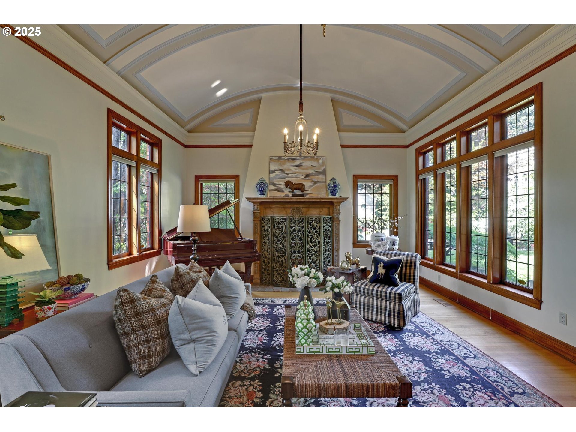 Portland, Oregon, 97205, United States, 4 Bedrooms Bedrooms, ,4 BathroomsBathrooms,Residential,For Sale,1795097