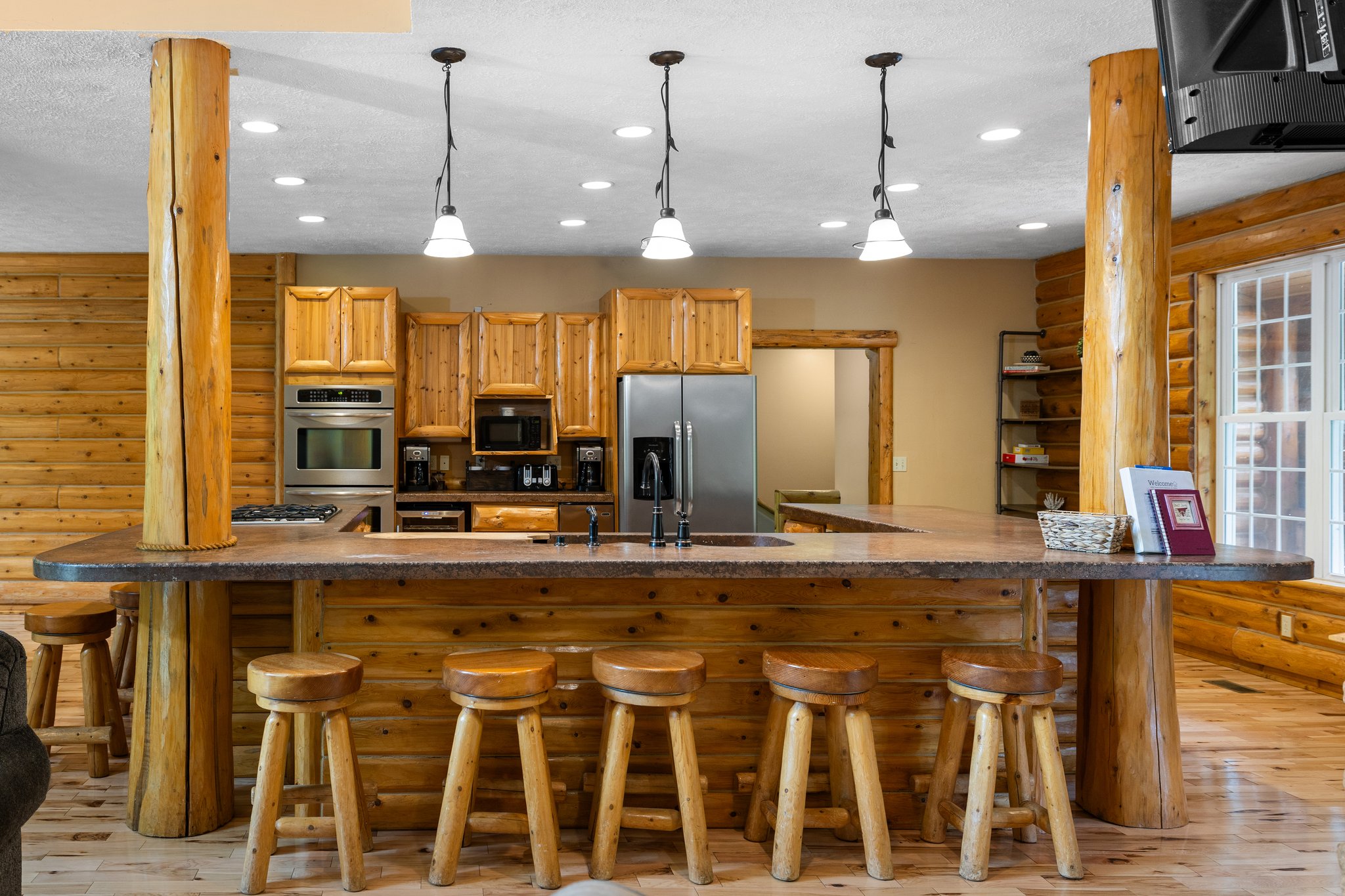 Bellaire, Michigan, 49615, United States, 5 Bedrooms Bedrooms, ,4 BathroomsBathrooms,Residential,For Sale,1826987