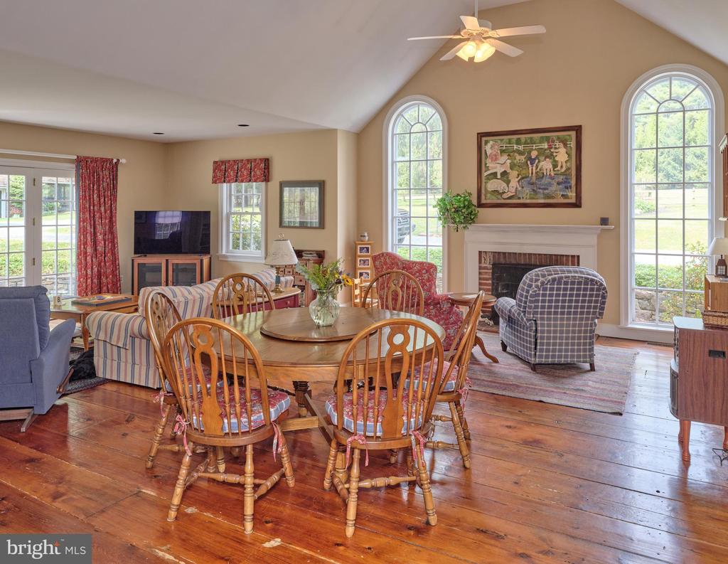 Newtown, Pennsylvania, 18940, United States, 4 Bedrooms Bedrooms, ,4 BathroomsBathrooms,Residential,For Sale,1995554