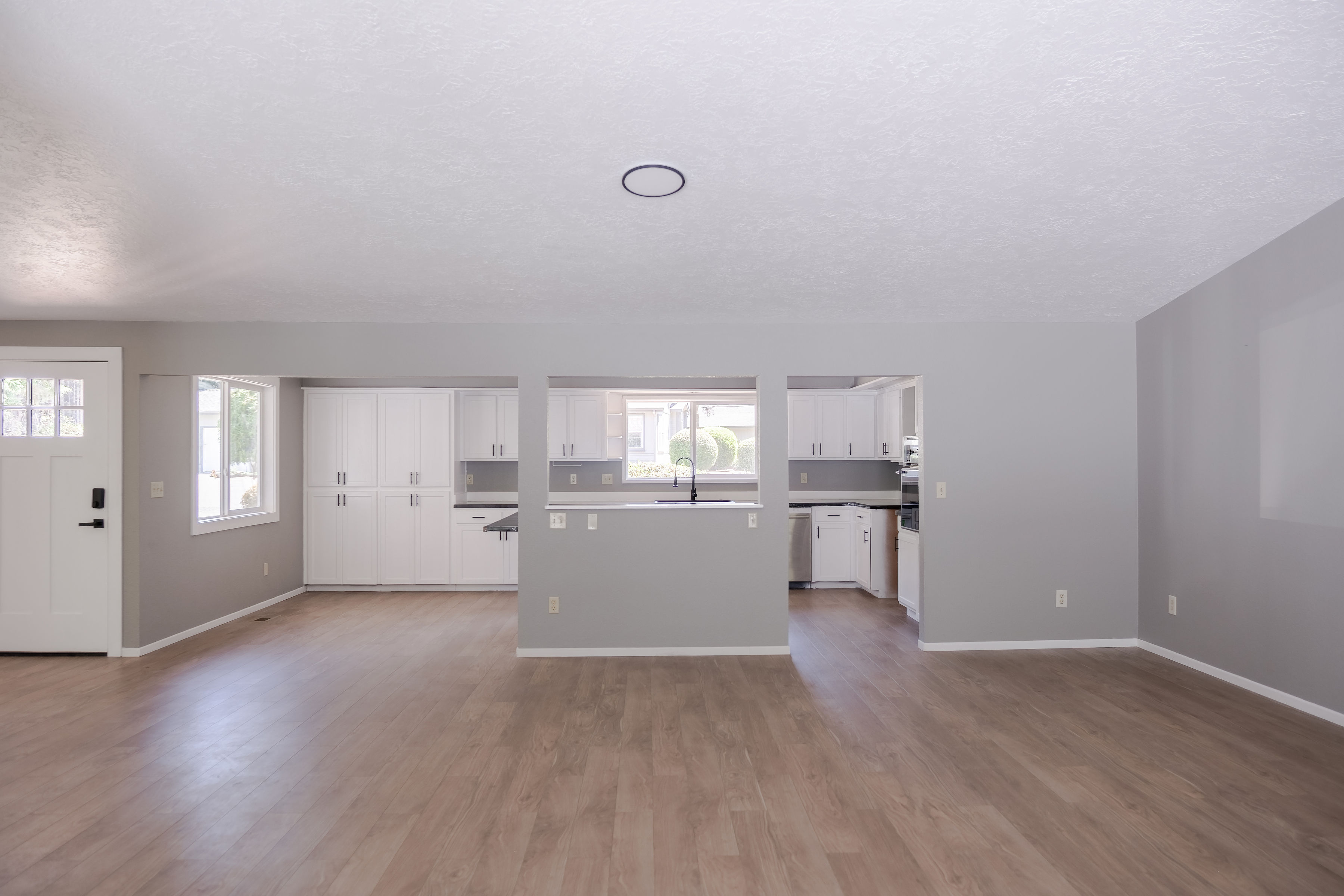 Lincoln City, Oregon, 97367, United States, 3 Bedrooms Bedrooms, ,2 BathroomsBathrooms,Residential,For Sale,1976632