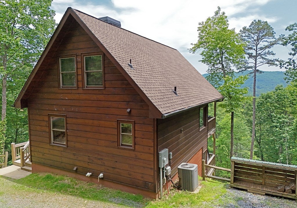 Blue Ridge, Georgia, 30513, United States, 3 Bedrooms Bedrooms, ,2 BathroomsBathrooms,Residential,For Sale,1859730