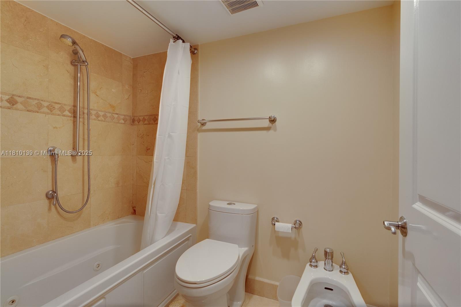 Miami Beach, Florida, 33139, United States, 2 Bedrooms Bedrooms, ,2 BathroomsBathrooms,Residential,For Sale,1850105
