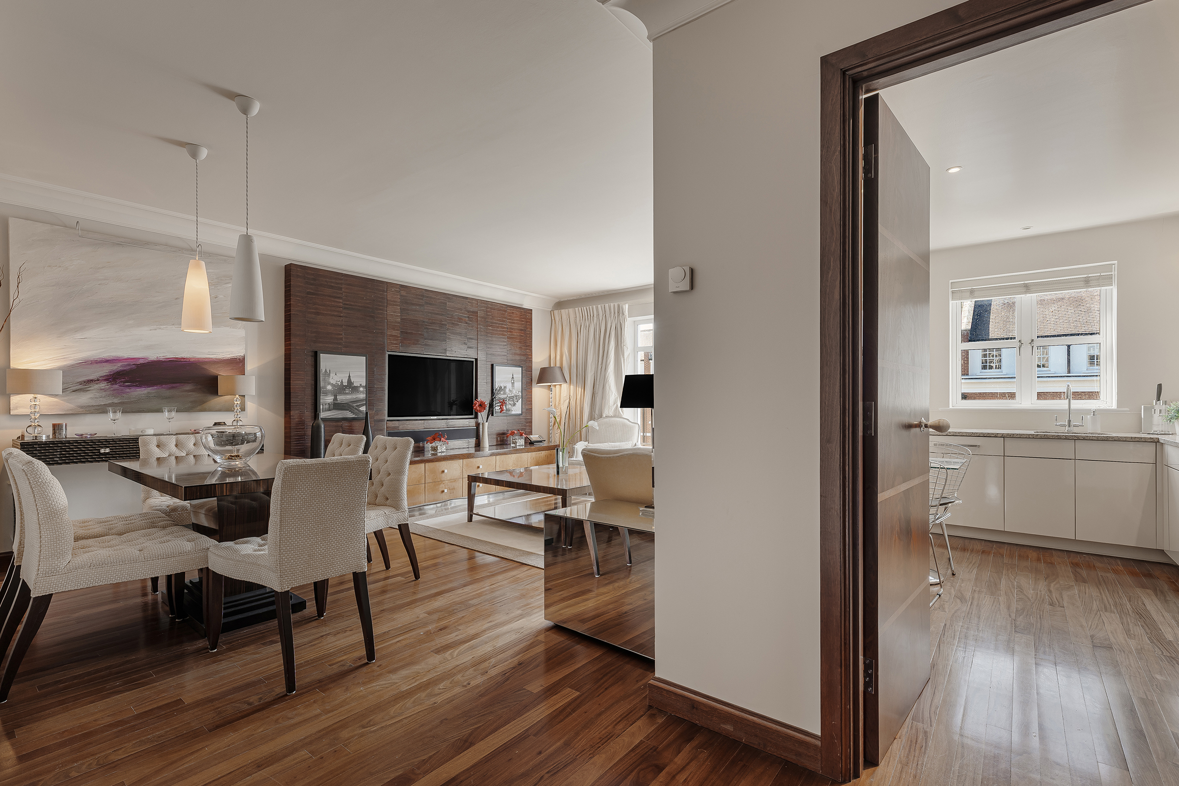  A Third-Floor Apartment with Two Balconies in a Sought-After Kensington Developm - 物件實景