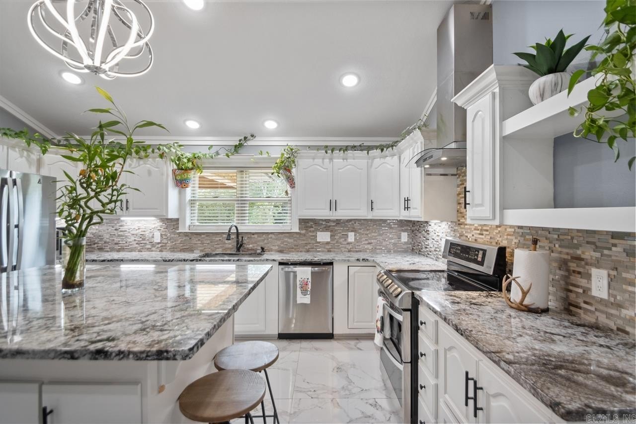 Lonsdale, Arkansas, 72087, United States, 4 Bedrooms Bedrooms, ,4 BathroomsBathrooms,Residential,For Sale,1974688