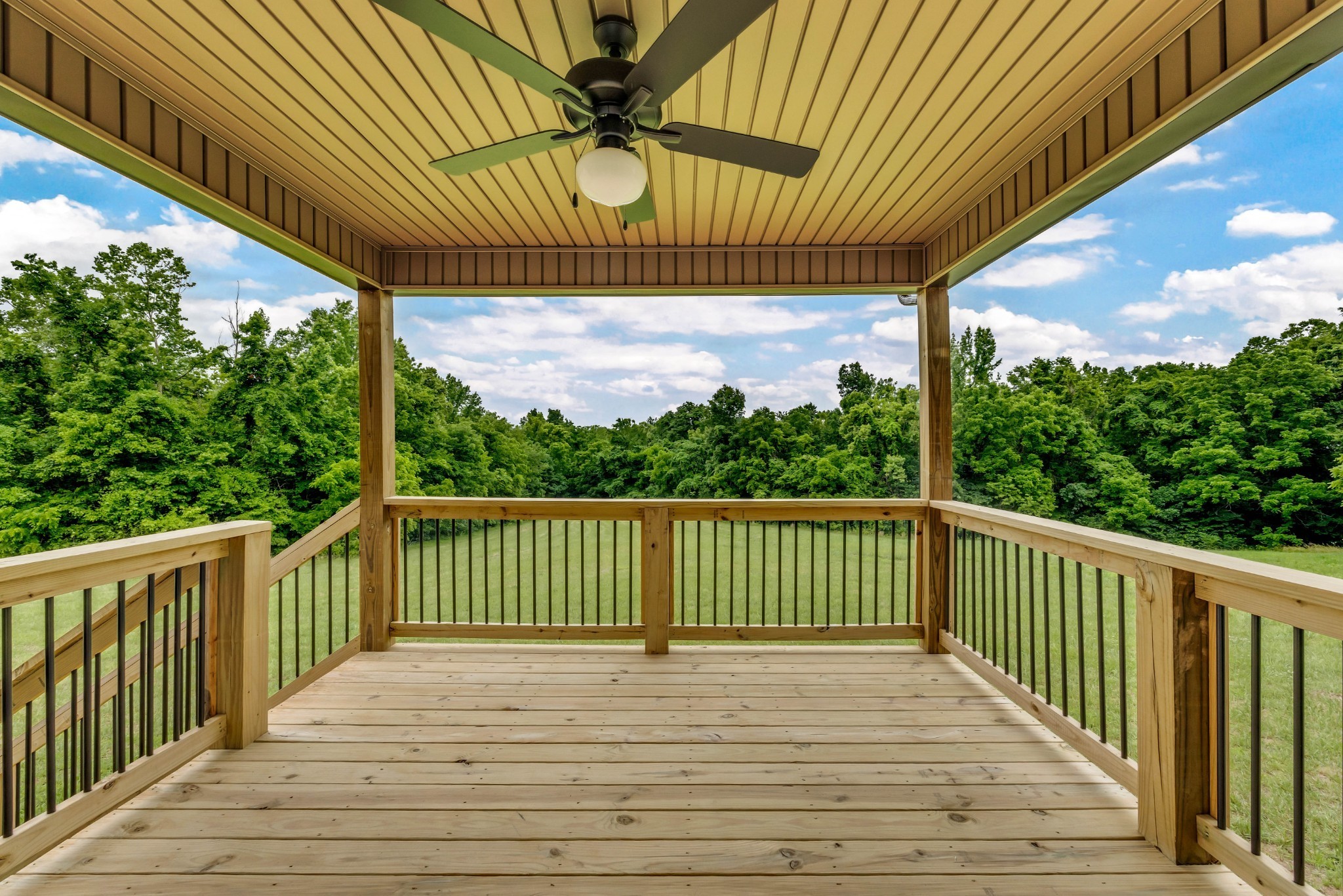 Clarksville, Tennessee, 37040, United States, 4 Bedrooms Bedrooms, ,3 BathroomsBathrooms,Residential,For Sale,2001195