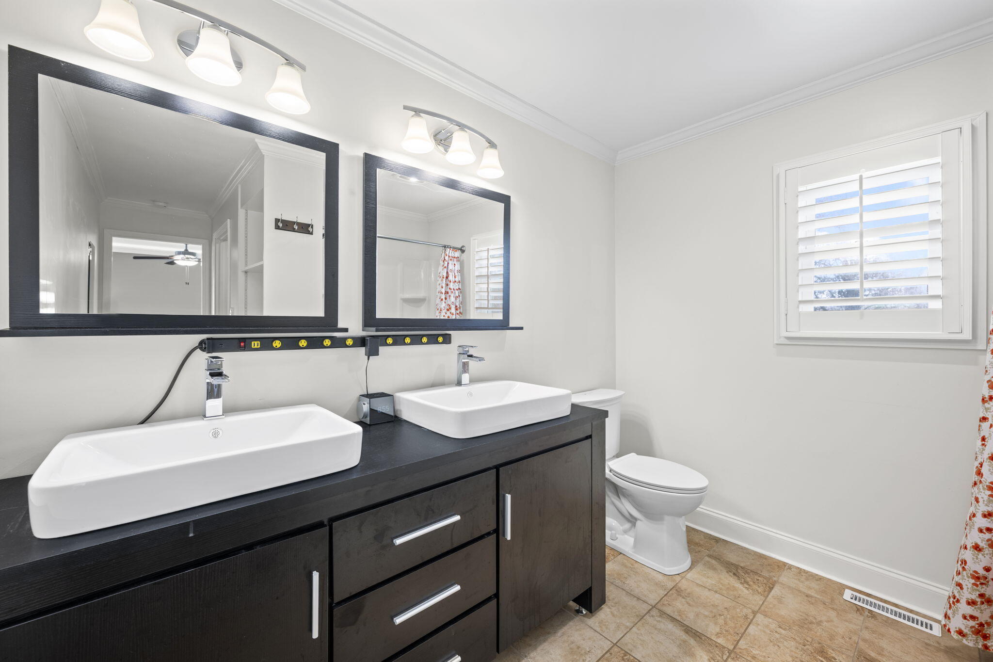 Cleveland, Tennessee, 37312, United States, 3 Bedrooms Bedrooms, ,4 BathroomsBathrooms,Residential,For Sale,1988067