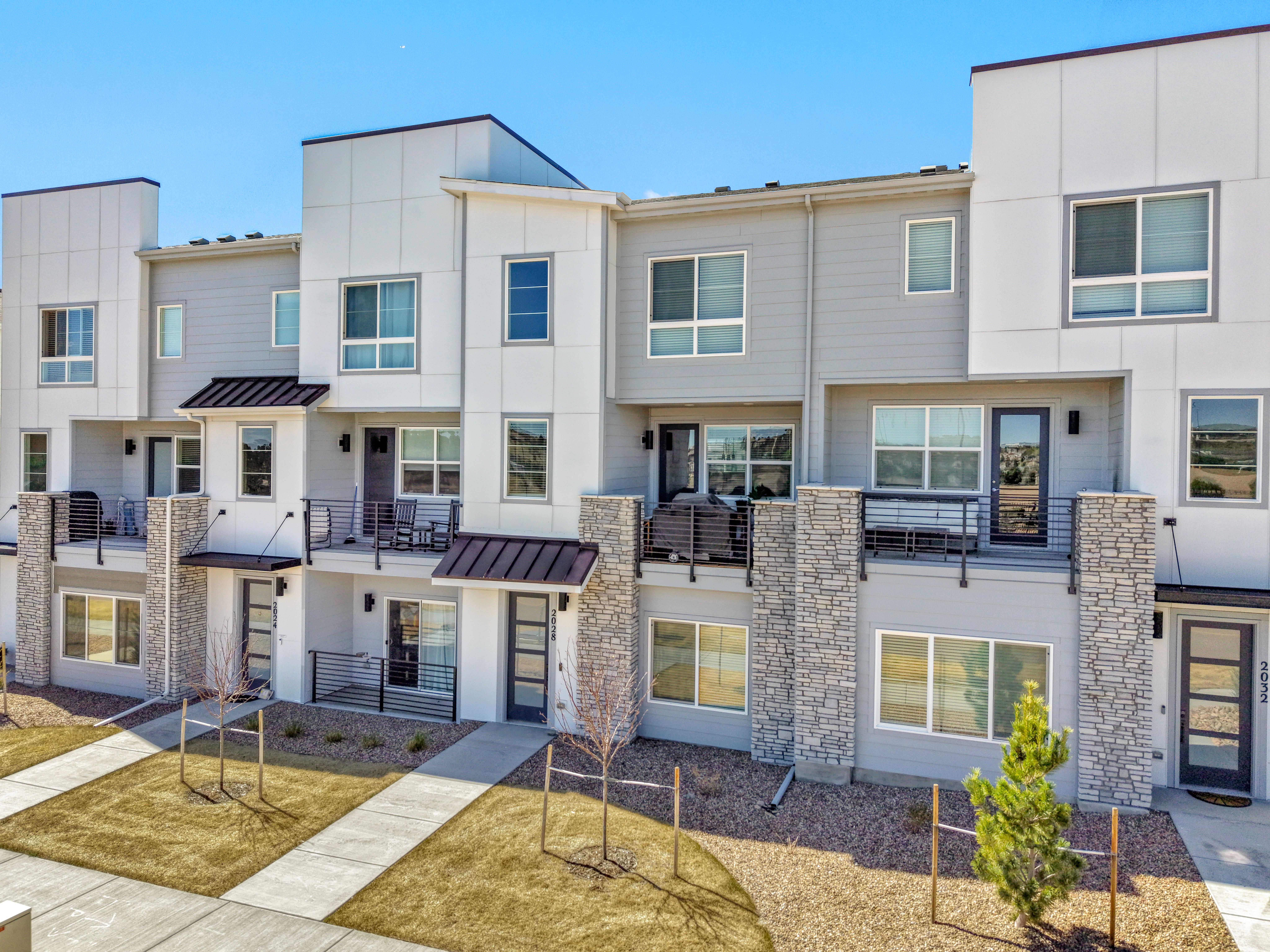  Like New 2023 Modern Townhouse Showcasing Clean Design - 物件實景