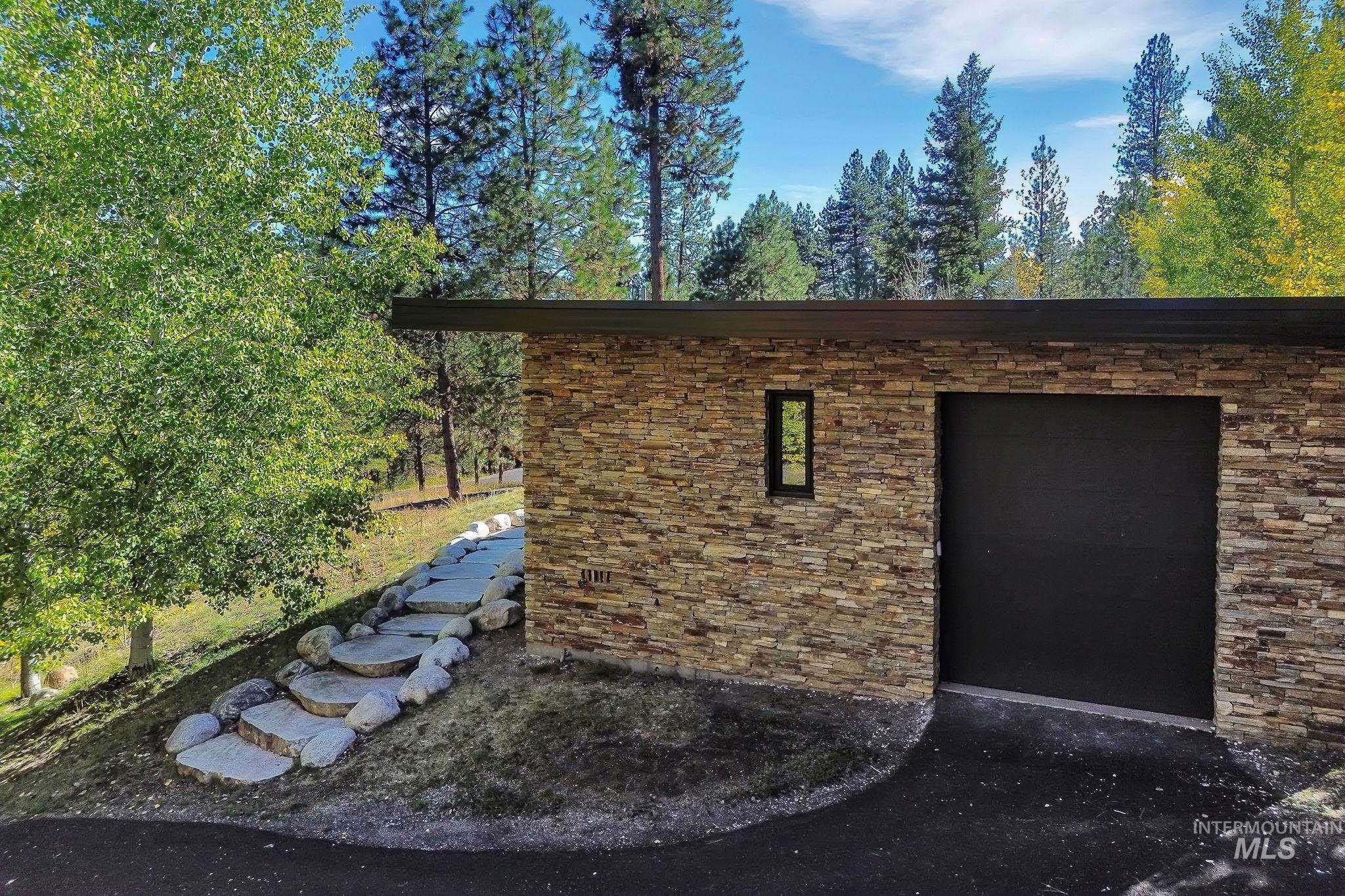New Meadows, Idaho, 83654, United States, 4 Bedrooms Bedrooms, ,4 BathroomsBathrooms,Residential,For Sale,1980814