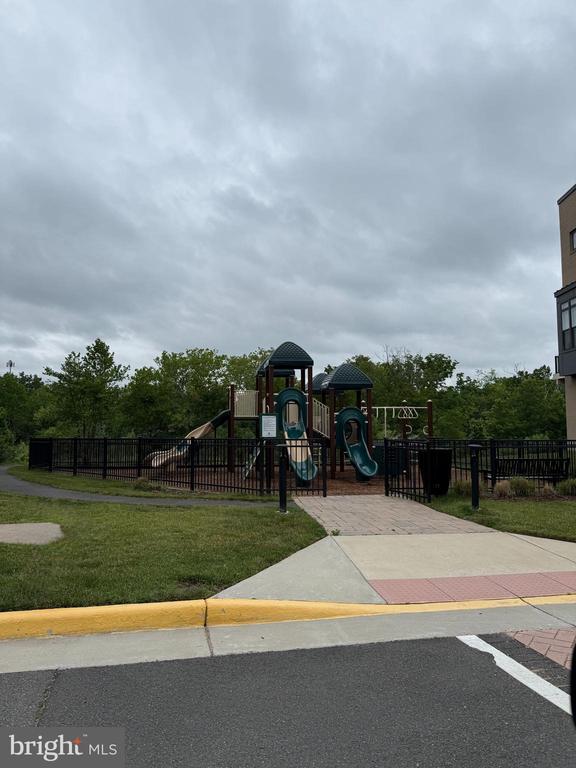 Chantilly, Virginia, 20151, United States, 3 Bedrooms Bedrooms, ,3 BathroomsBathrooms,Residential,For Sale,2048554