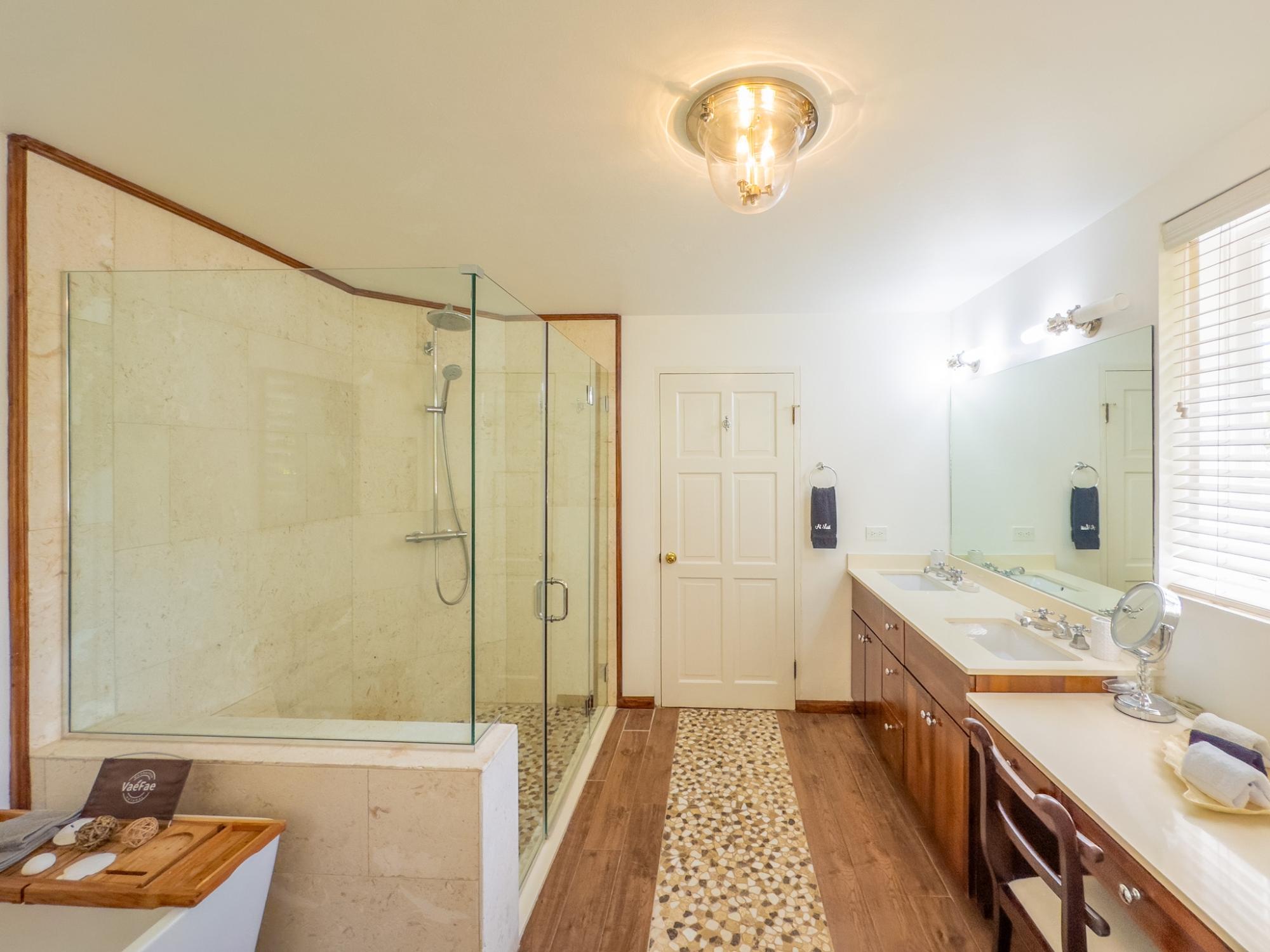 St. James, JM, 4 Bedrooms Bedrooms, ,5 BathroomsBathrooms,Residential,For Sale,1838477