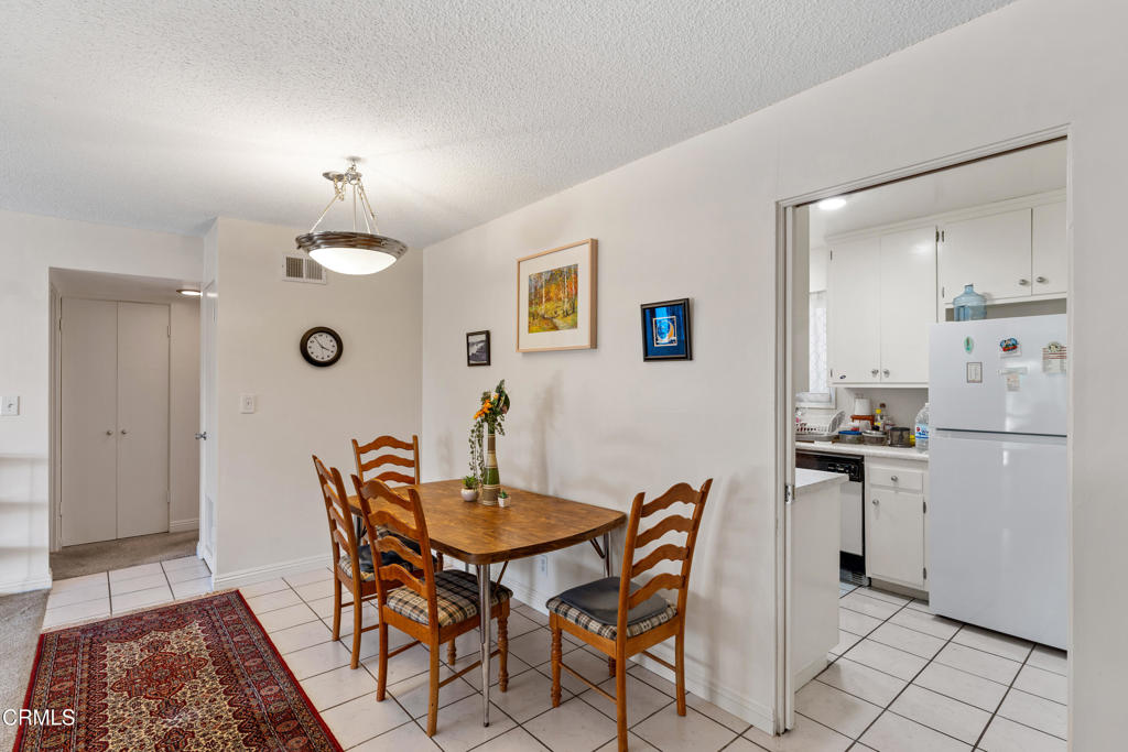 Camarillo, California, 93010, United States, 2 Bedrooms Bedrooms, ,2 BathroomsBathrooms,Residential,For Sale,1931047