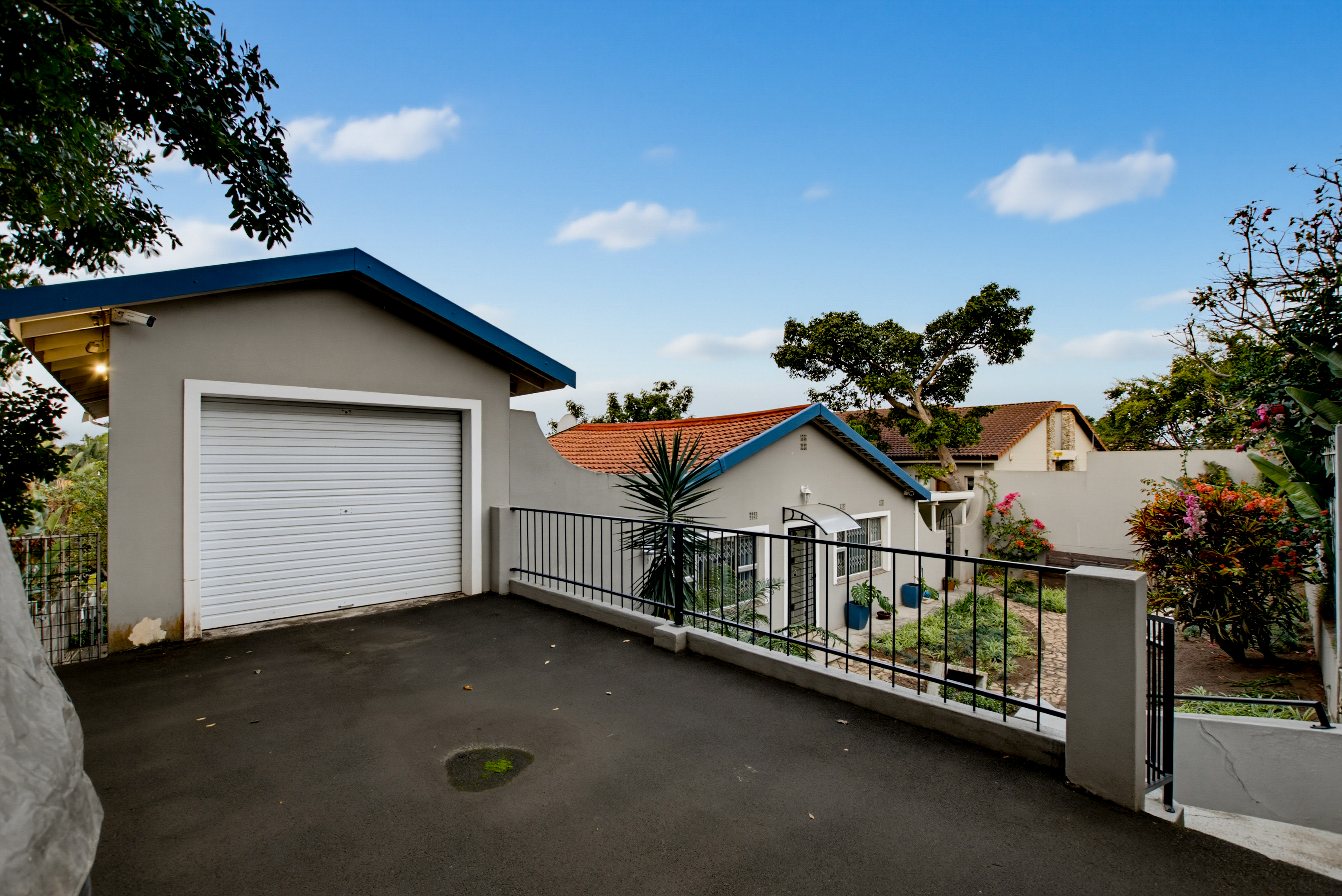  Spacious 5 Bedroom Split-Level Family Home with Pool - 物件實景
