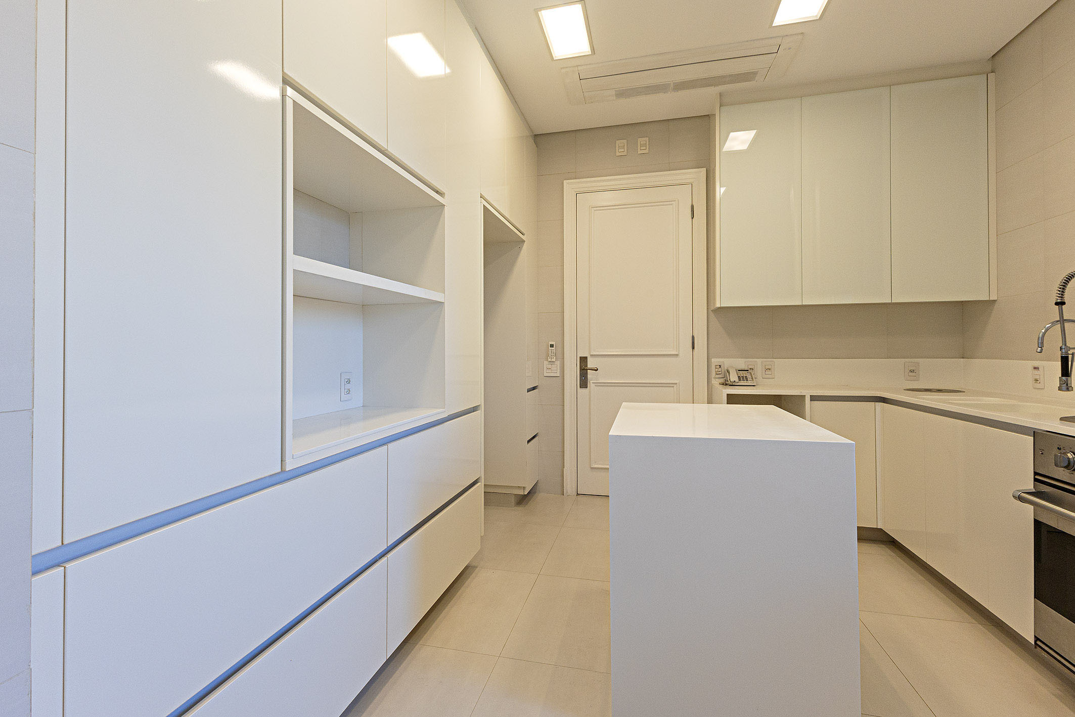  High-floor residence with four suites at Seridó condominium - 物件實景