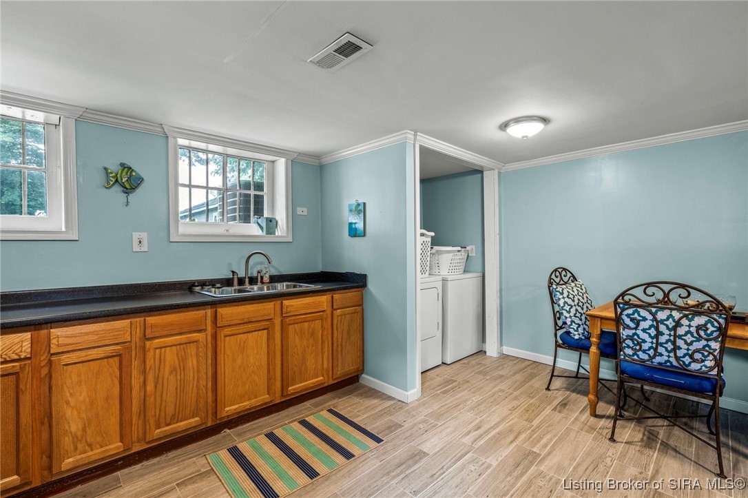 Jeffersonville, Indiana, 47130, United States, 4 Bedrooms Bedrooms, ,4 BathroomsBathrooms,Residential,For Sale,1897686