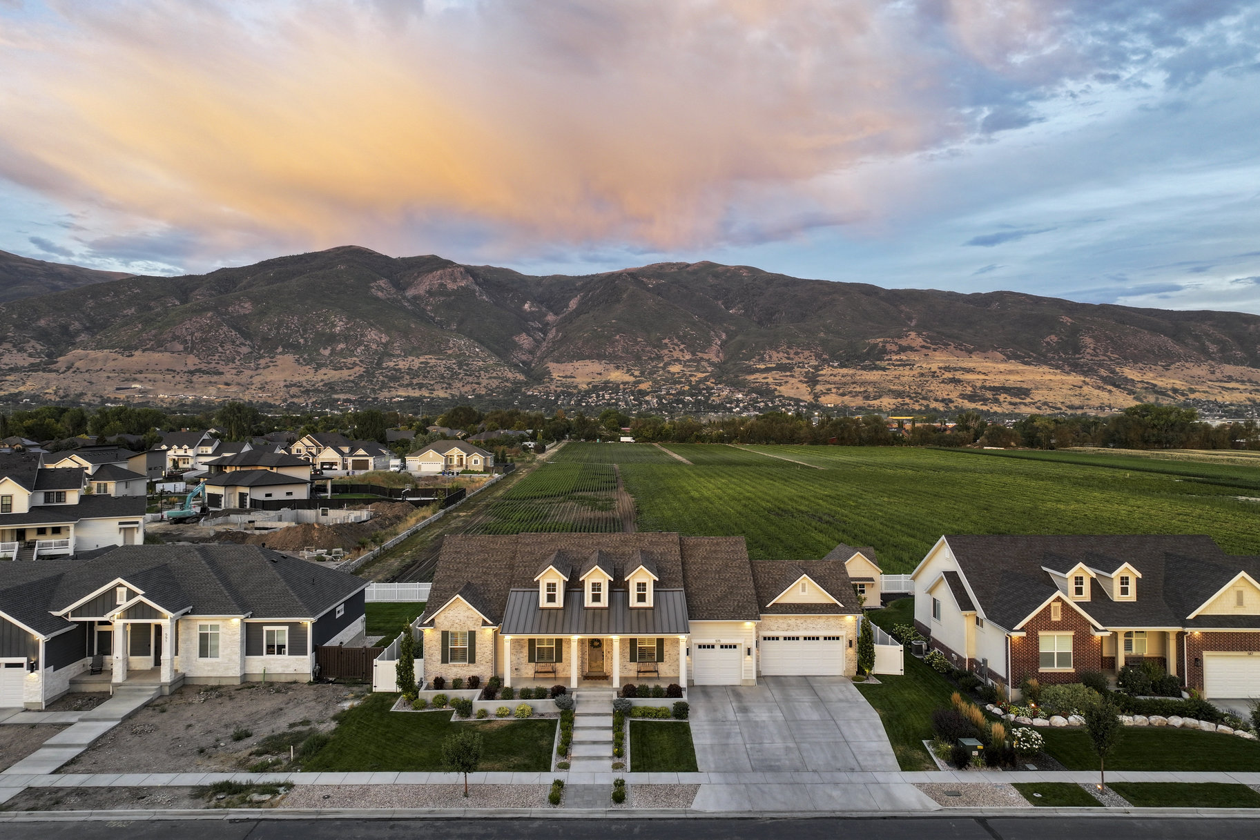  Modern Farmhouse Charm in Farmington - 物件實景