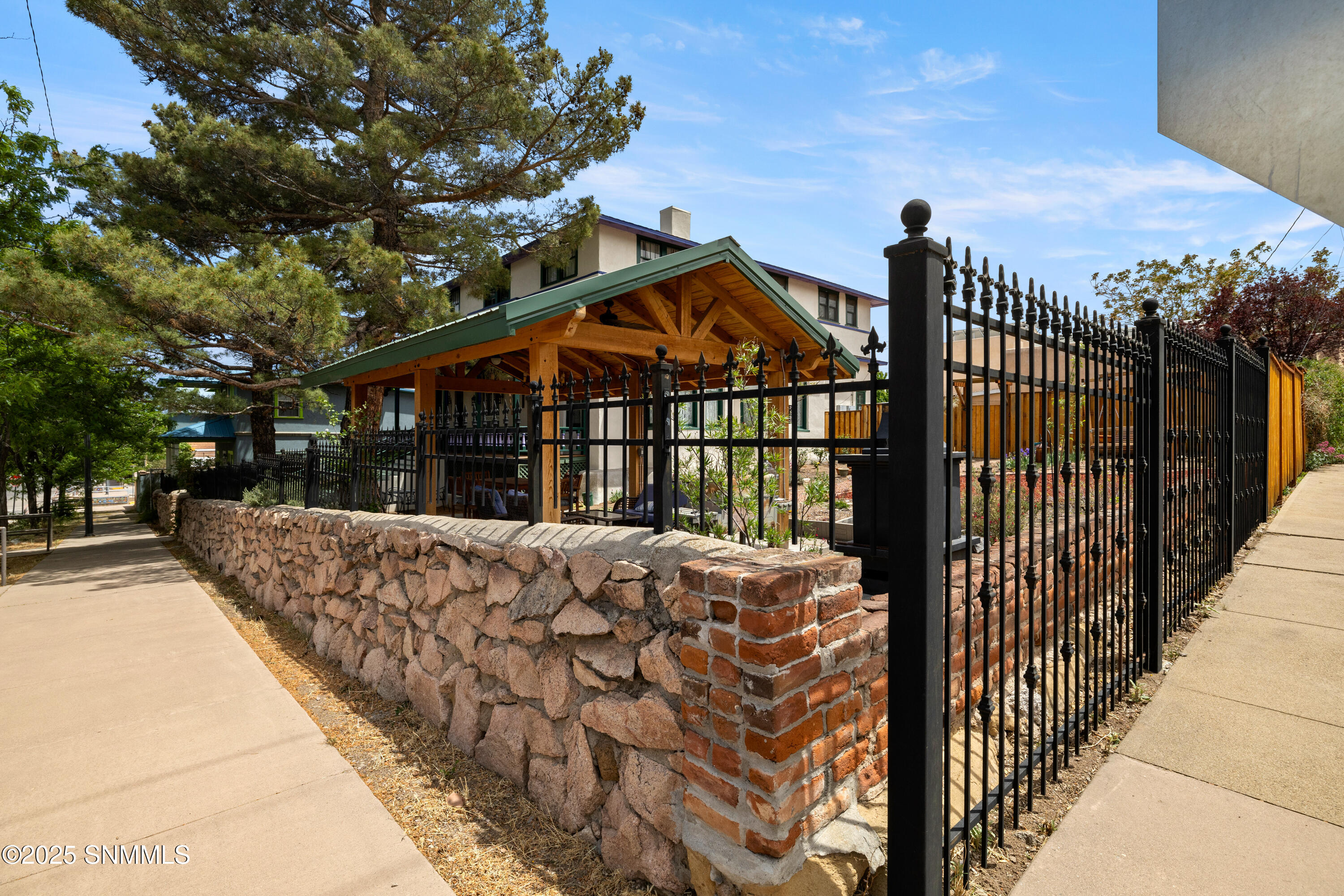 Silver City, New Mexico, 88061, United States, 5 Bedrooms Bedrooms, ,6 BathroomsBathrooms,Residential,For Sale,1986302