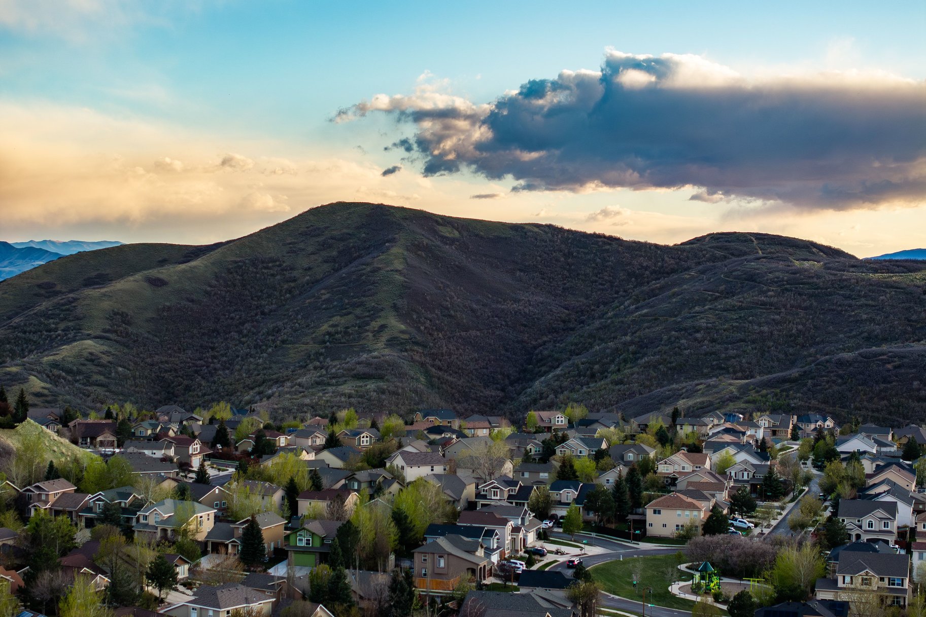  Peaceful Mountain Living with Amenities That Impress - 物件實景