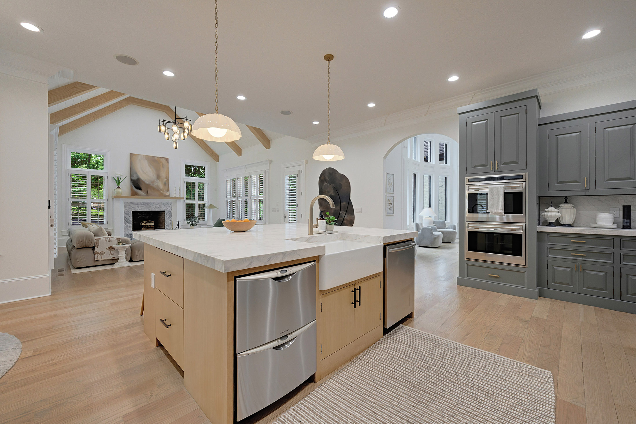  Exceptional Estate Combines Modern Luxury and Timeless Elegance - 物件實景