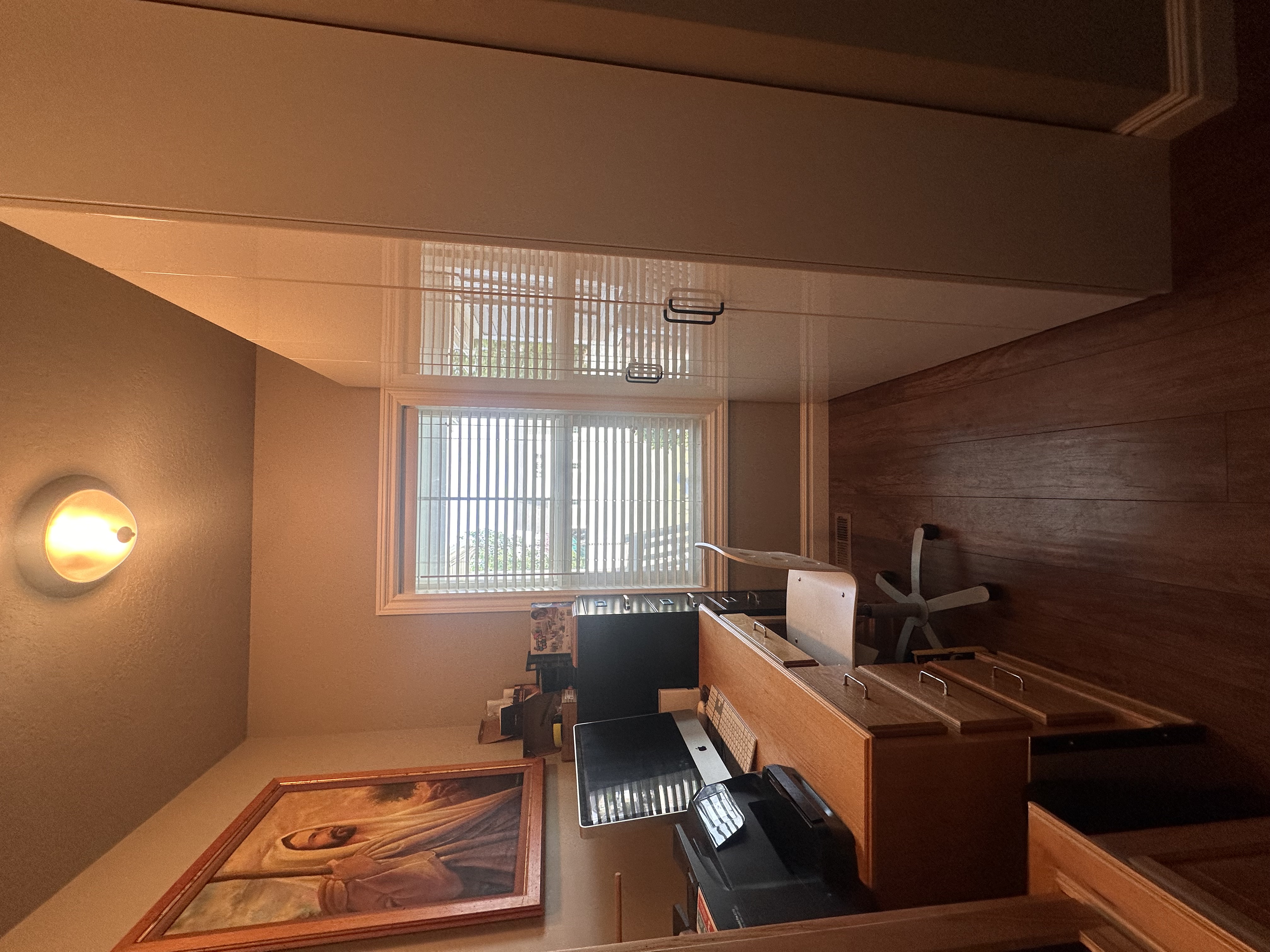 Roosevelt, Utah, 84066, United States, 6 Bedrooms Bedrooms, ,3 BathroomsBathrooms,Residential,For Sale,1976583