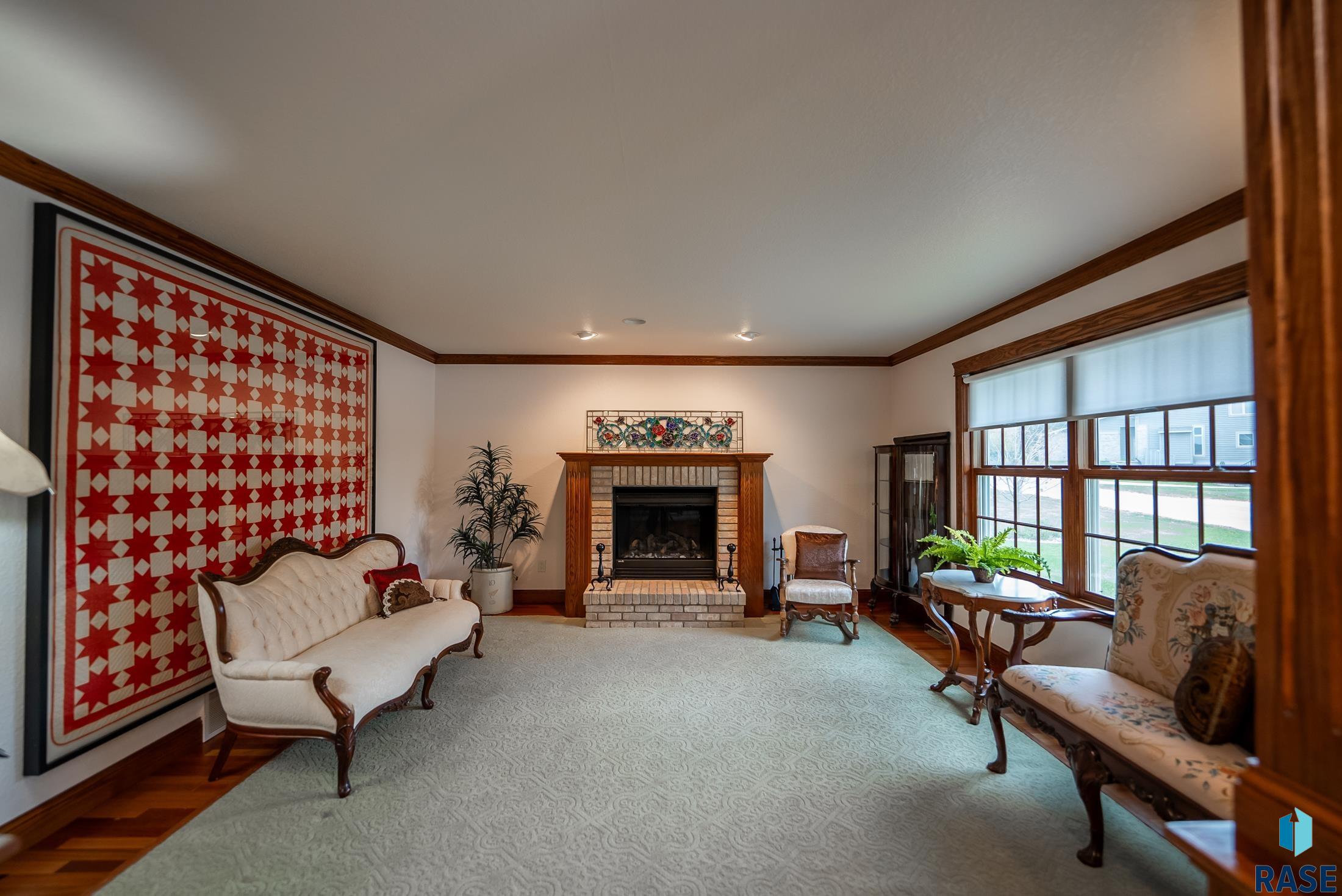 Yankton, South Dakota, 57078, United States, 6 Bedrooms Bedrooms, ,4 BathroomsBathrooms,Residential,For Sale,1975294