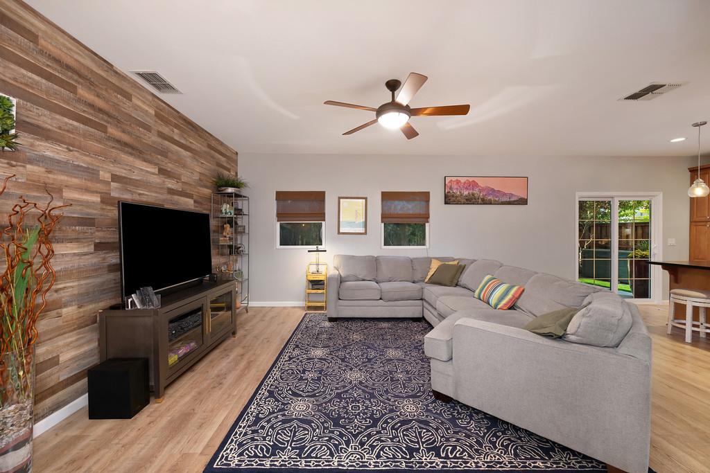 Sacramento, California, 95818, United States, 3 Bedrooms Bedrooms, ,3 BathroomsBathrooms,Residential,For Sale,1954862