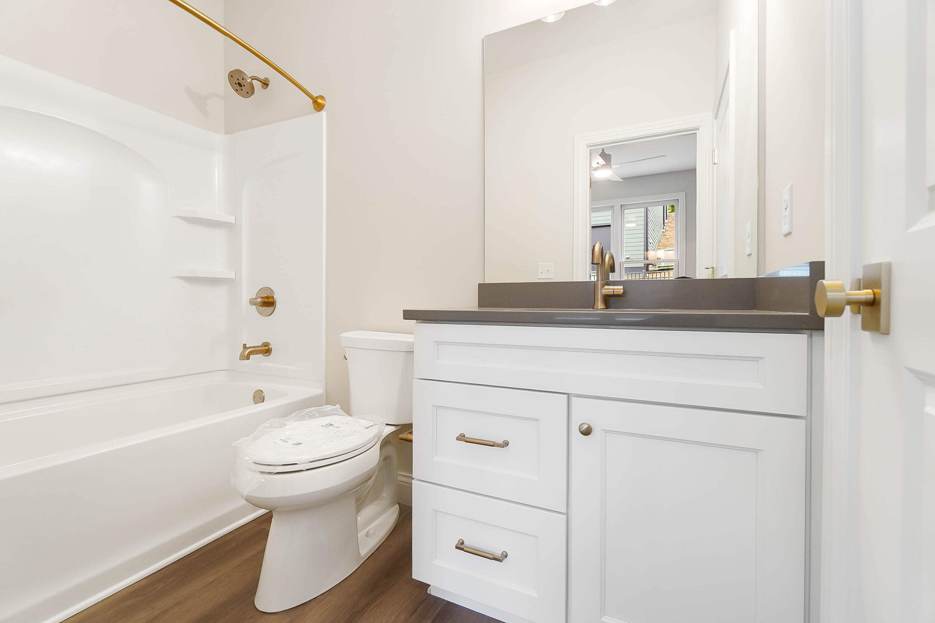 Newport, Kentucky, 41071, United States, 3 Bedrooms Bedrooms, ,4 BathroomsBathrooms,Residential,For Sale,1786326
