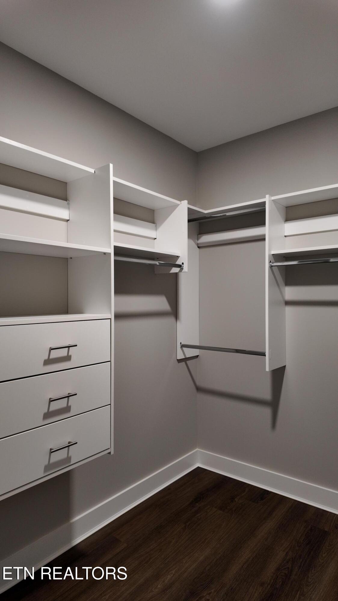 Loudon, Tennessee, 37774, United States, 4 Bedrooms Bedrooms, ,3 BathroomsBathrooms,Residential,For Sale,1981899