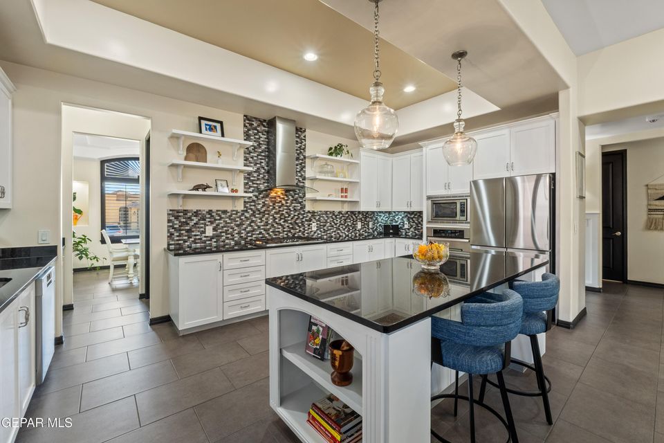 El Paso, Texas, 79912, United States, 4 Bedrooms Bedrooms, ,3 BathroomsBathrooms,Residential,For Sale,1997746