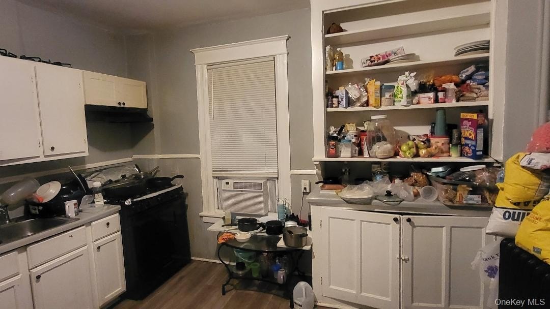 Poughkeepsie, New York, 12601, United States, 9 Bedrooms Bedrooms, ,3 BathroomsBathrooms,Residential,For Sale,1996441