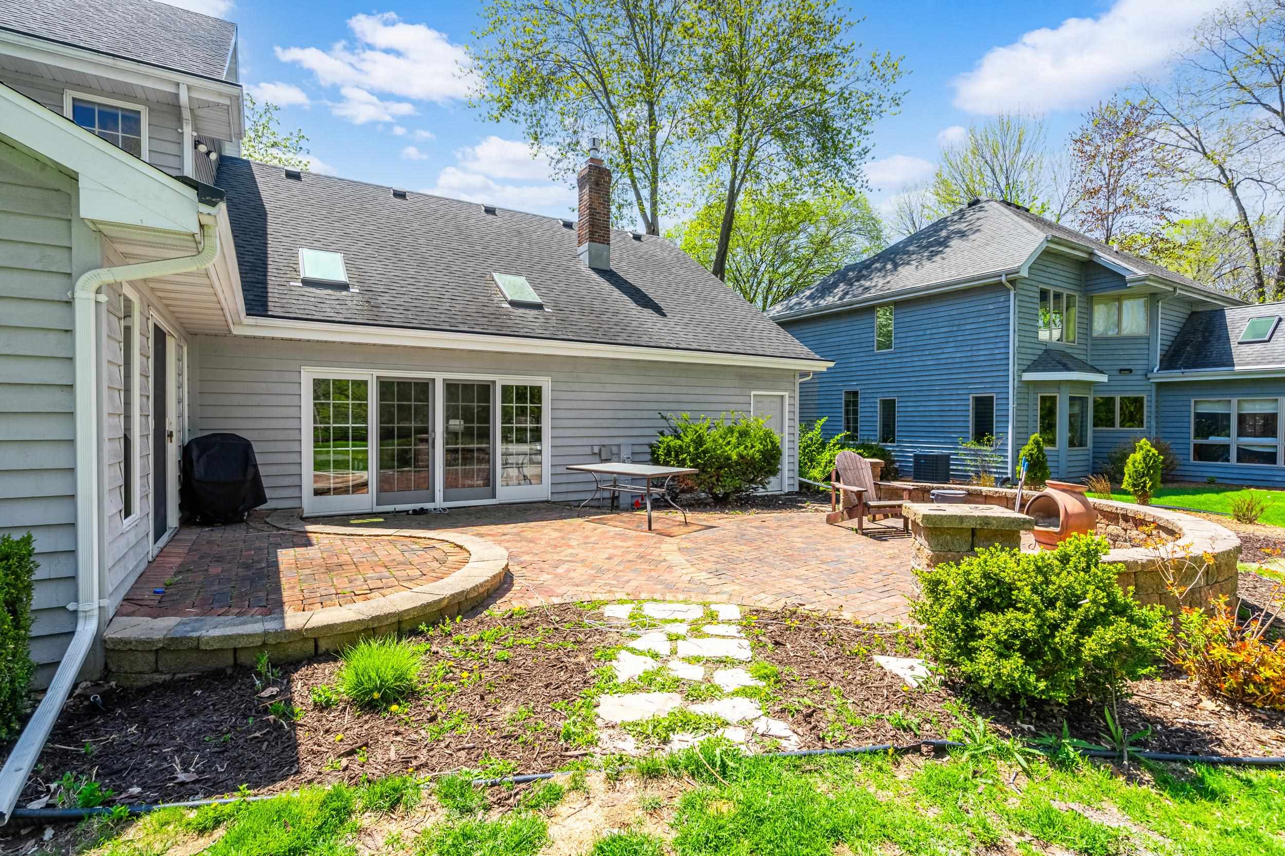 Appleton, Wisconsin, 54915, United States, 4 Bedrooms Bedrooms, ,4 BathroomsBathrooms,Residential,For Sale,1921997