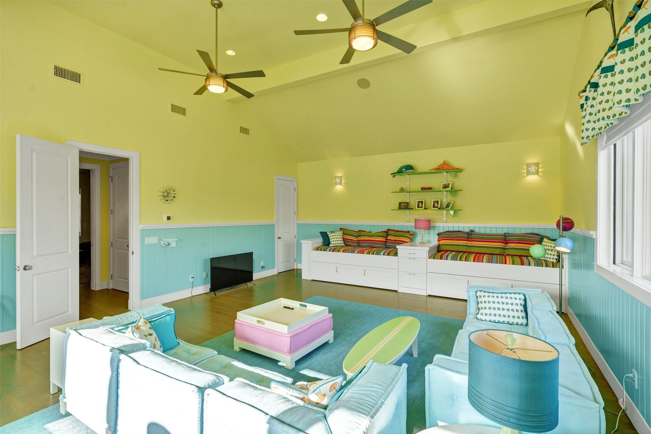 Possum Kingdom Lake, Texas, 76429, United States, 5 Bedrooms Bedrooms, ,6 BathroomsBathrooms,Residential,For Sale,1982514