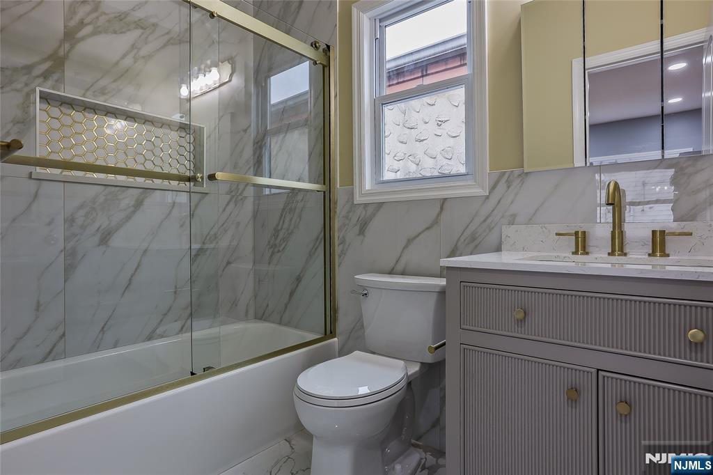 Garfield, New Jersey, 07026, United States, 4 Bedrooms Bedrooms, ,3 BathroomsBathrooms,Residential,For Sale,1964912