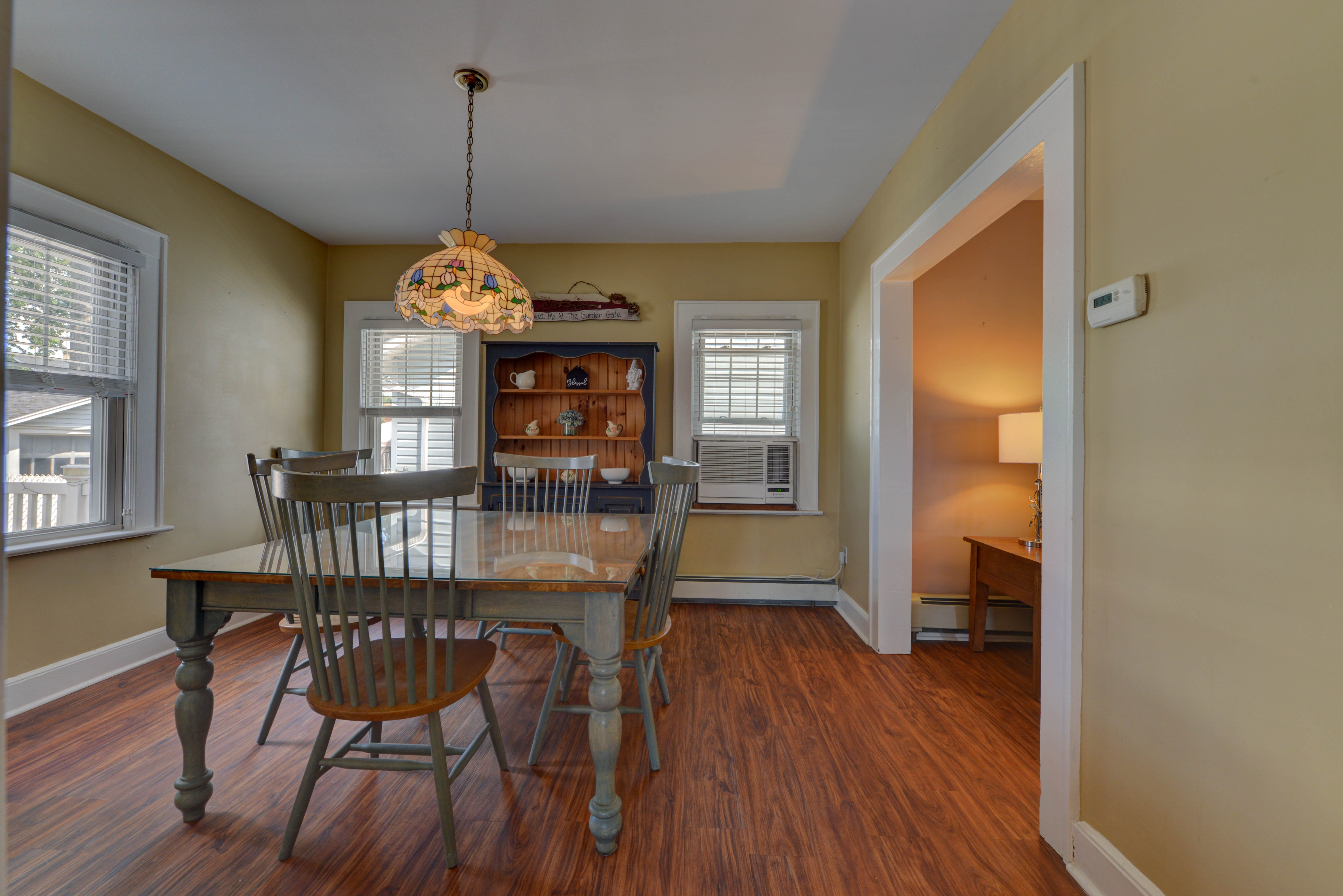 Lyndhurst, New Jersey, 07071, United States, 3 Bedrooms Bedrooms, ,2 BathroomsBathrooms,Residential,For Sale,1915781