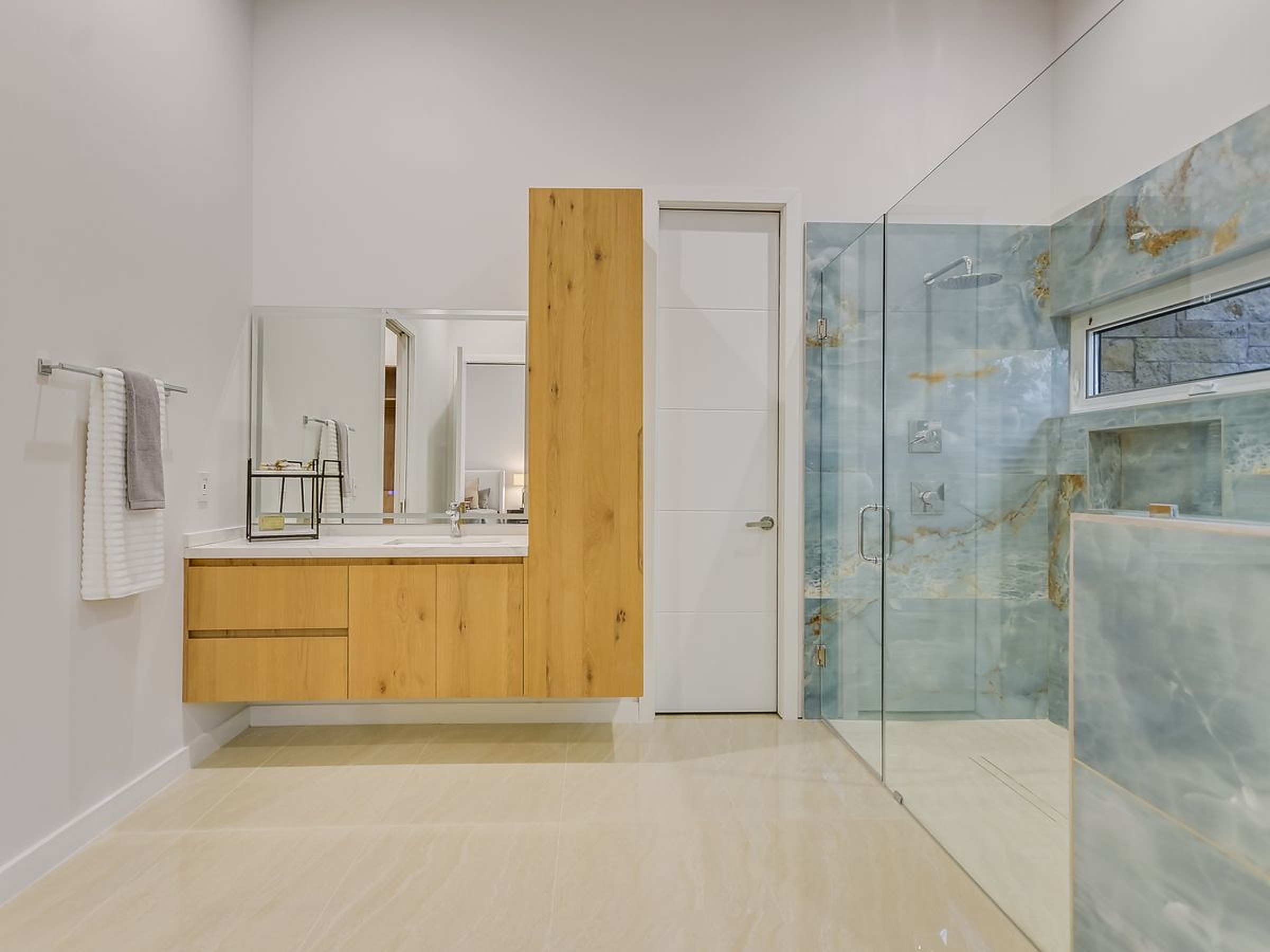  Modern Elegance in Davenport Ranch - 物件實景