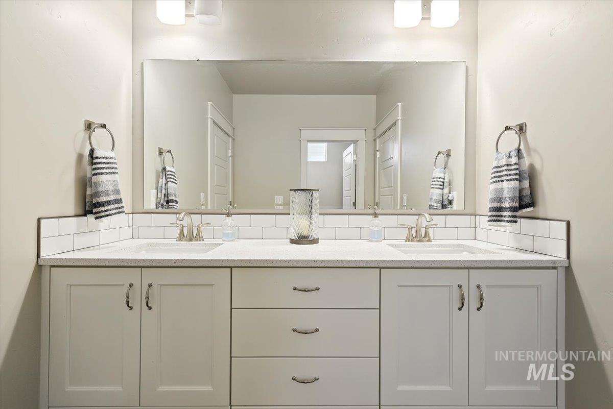 Nampa, Idaho, 83687, United States, 4 Bedrooms Bedrooms, ,Residential,For Sale,1970724