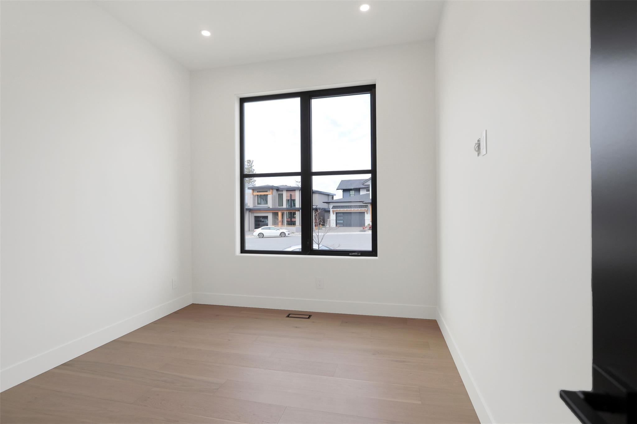 KELOWNA, British Columbia, V1W 0C4, CA, 5 Bedrooms Bedrooms, ,4 BathroomsBathrooms,Residential,For Sale,1960562