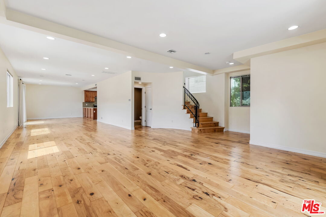 Los Angeles, California, 90025, United States, 6 Bedrooms Bedrooms, ,Residential,For Sale,1932013