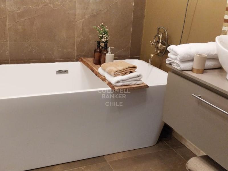 Pucón, Chile, 4 Bedrooms Bedrooms, ,3 BathroomsBathrooms,Residential,For Sale,1959469