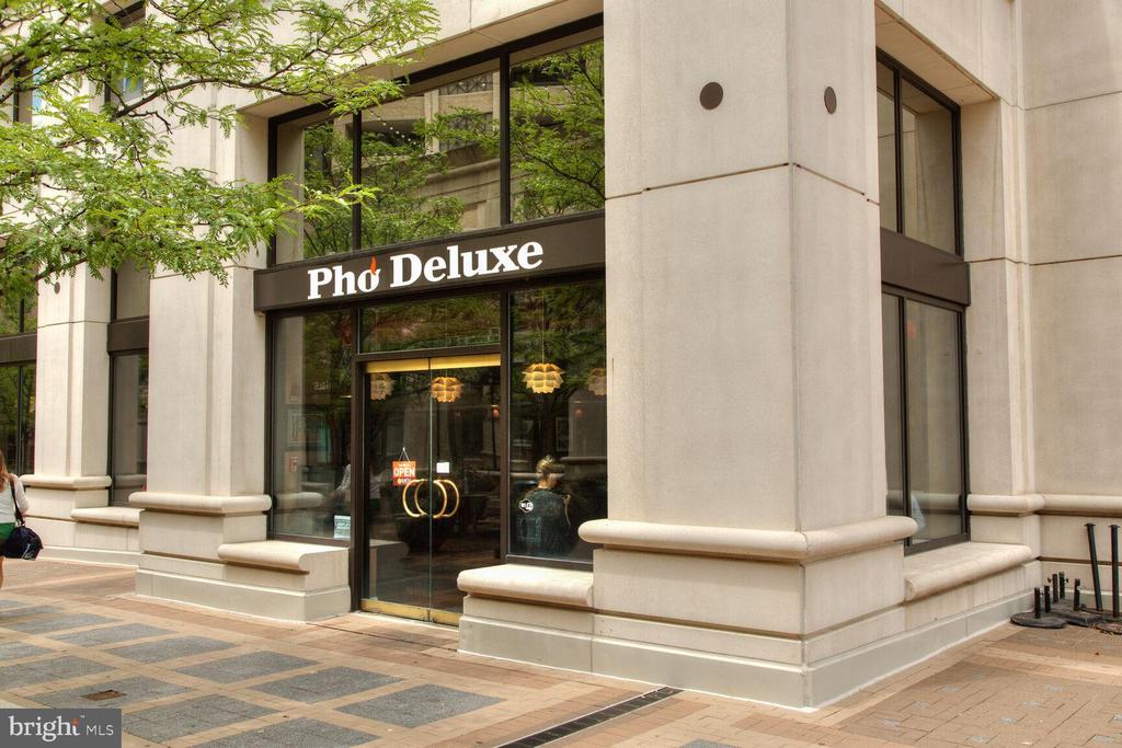 Arlington, Virginia, 22201, United States, 2 Bedrooms Bedrooms, ,2 BathroomsBathrooms,Residential,For Sale,1927773
