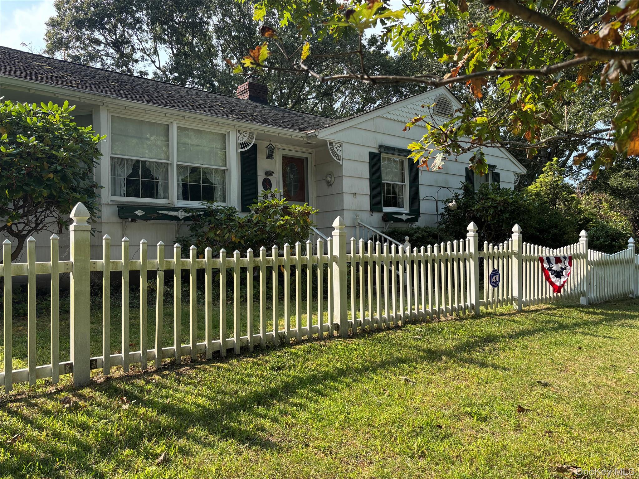 Wading River, New York, 11792, United States, 4 Bedrooms Bedrooms, ,2 BathroomsBathrooms,Residential,For Sale,1941078