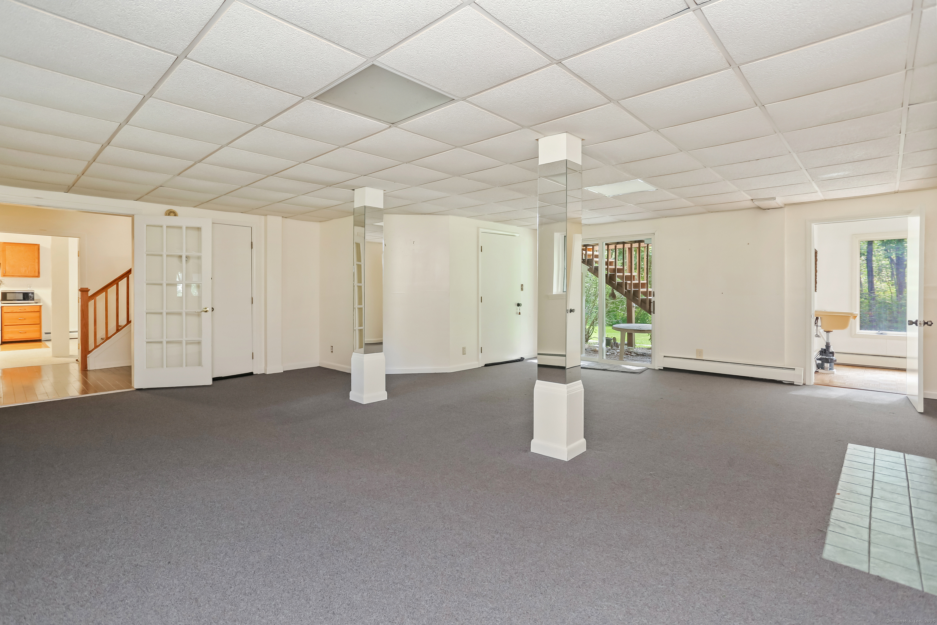 Trumbull, Connecticut, 06611, United States, 4 Bedrooms Bedrooms, ,4 BathroomsBathrooms,Residential,For Sale,1938522
