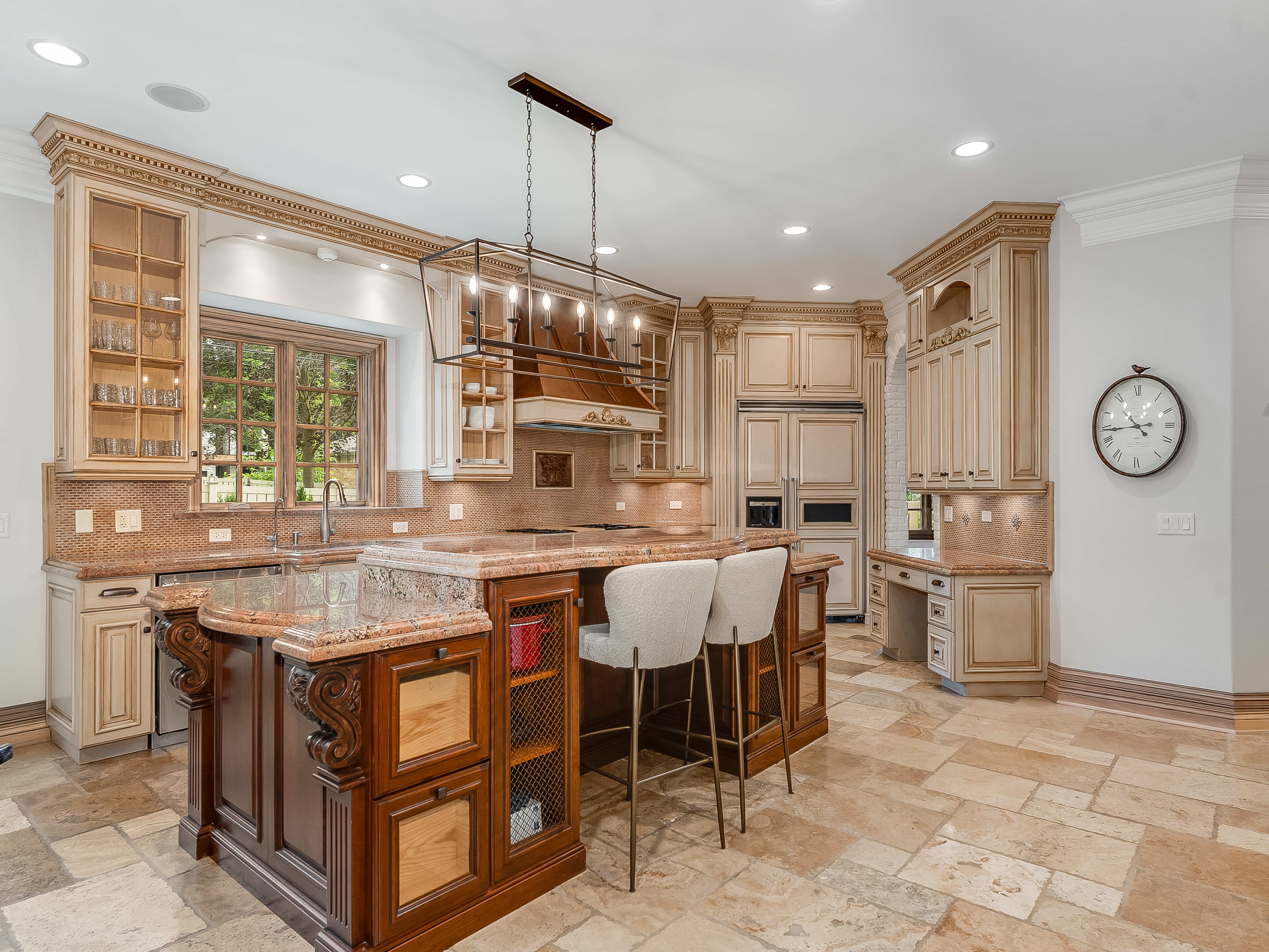  Experience Exceptional Luxury Living in Naperville