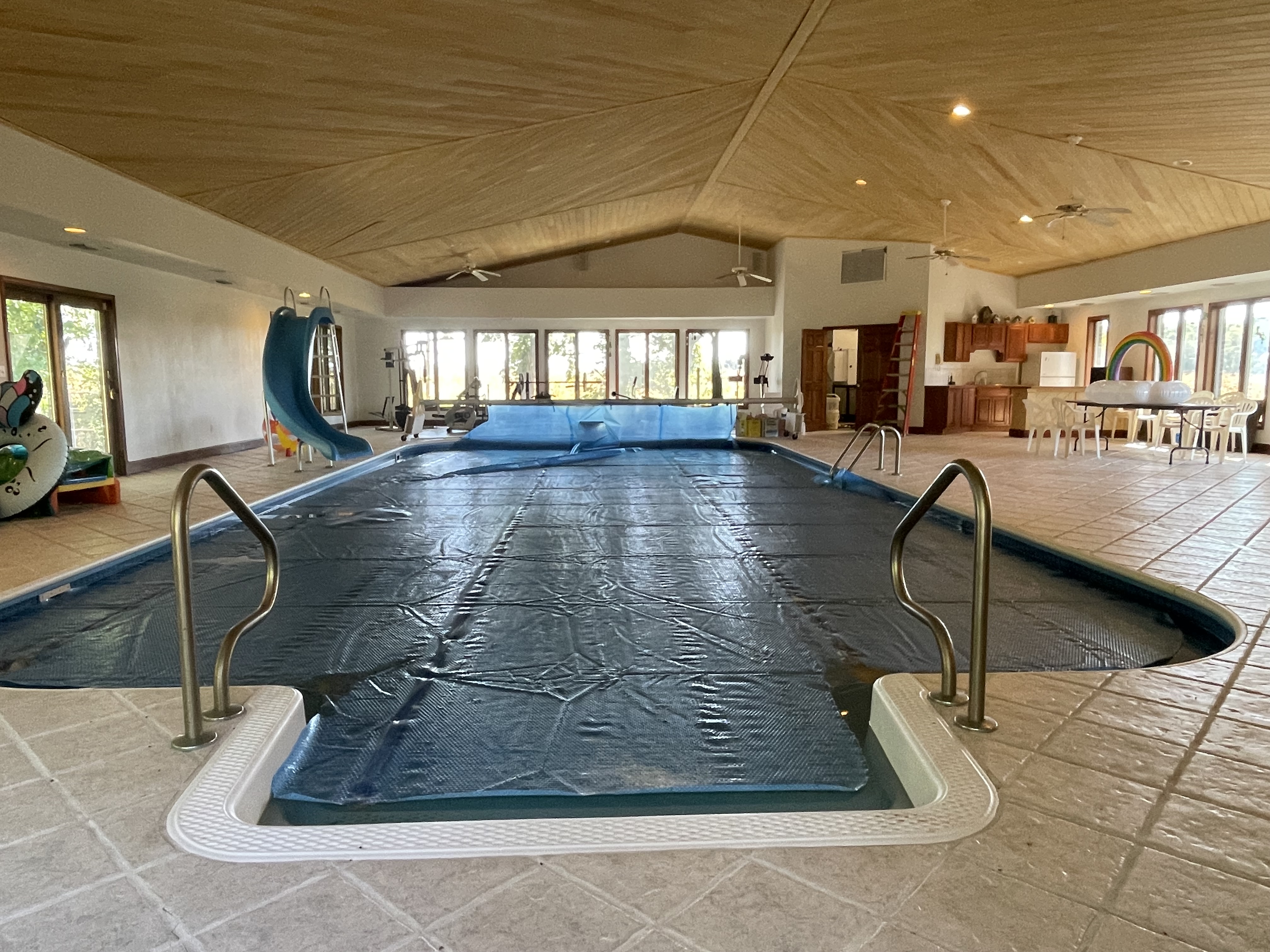 Murphysboro, Illinois, 62966, United States, 5 Bedrooms Bedrooms, ,6 BathroomsBathrooms,Residential,For Sale,1977081