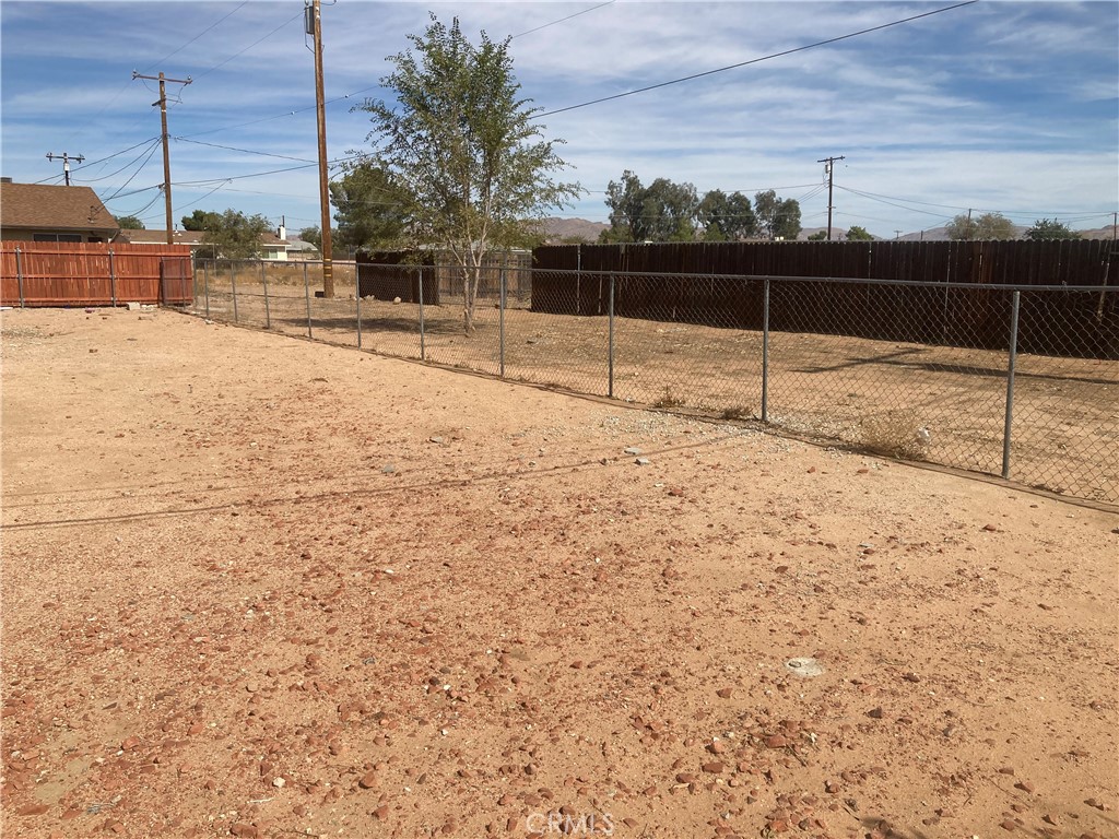 Apple Valley, California, 92308, United States, ,Residential,For Sale,1943330